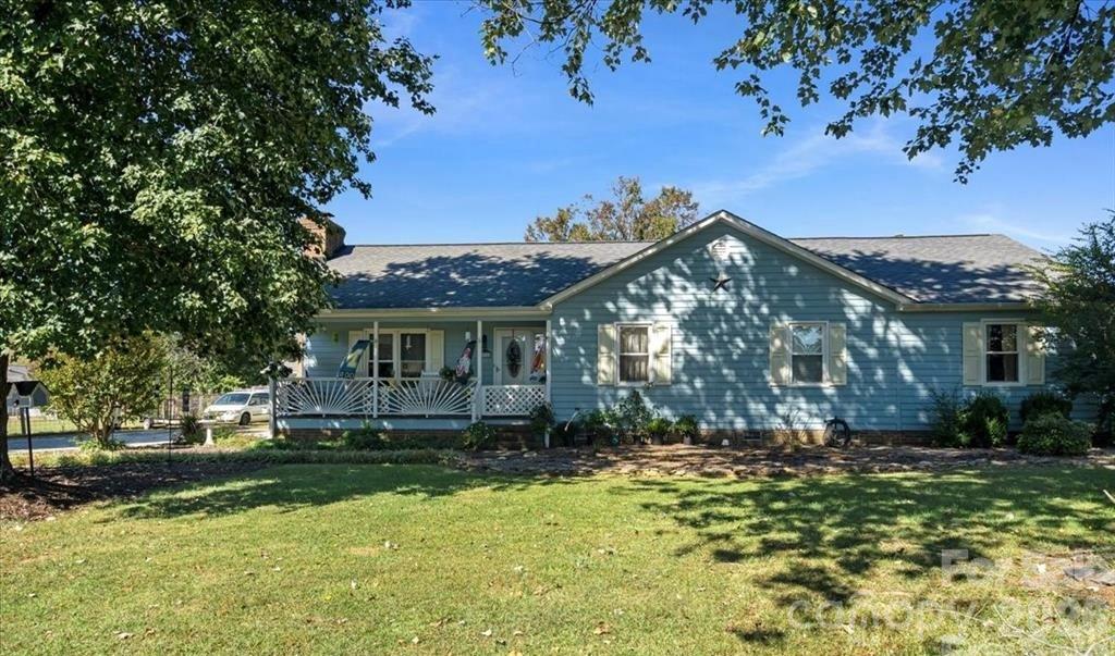 905 Stevens Road — photo
