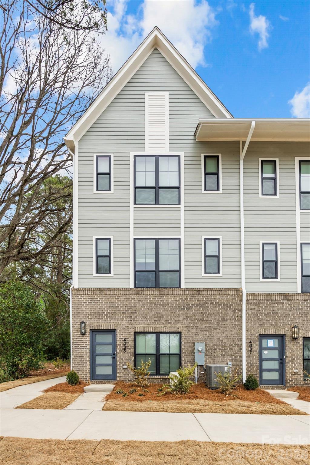 4039 S Tryon Street — photo