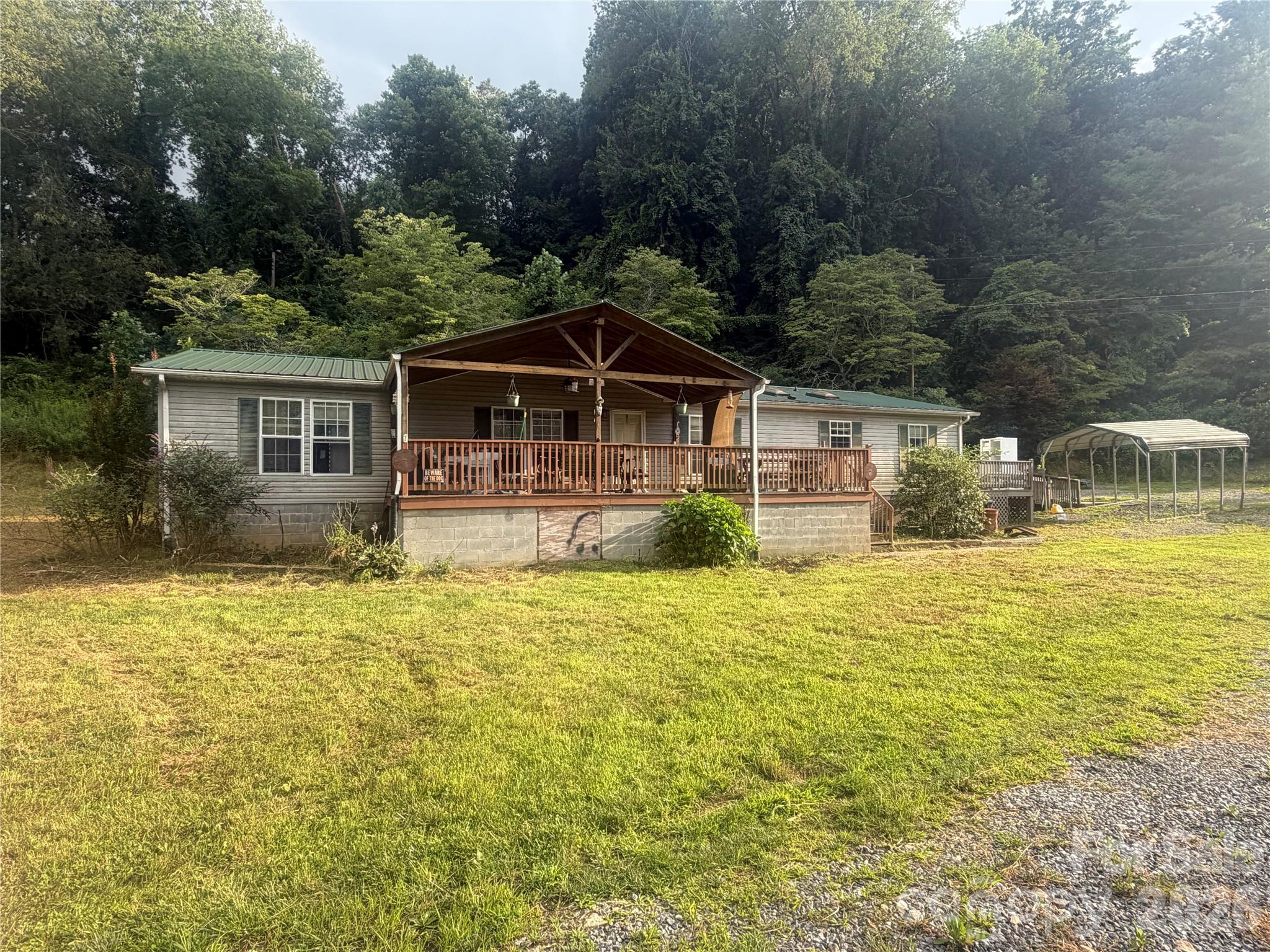 828 Henson Cove Road — photo