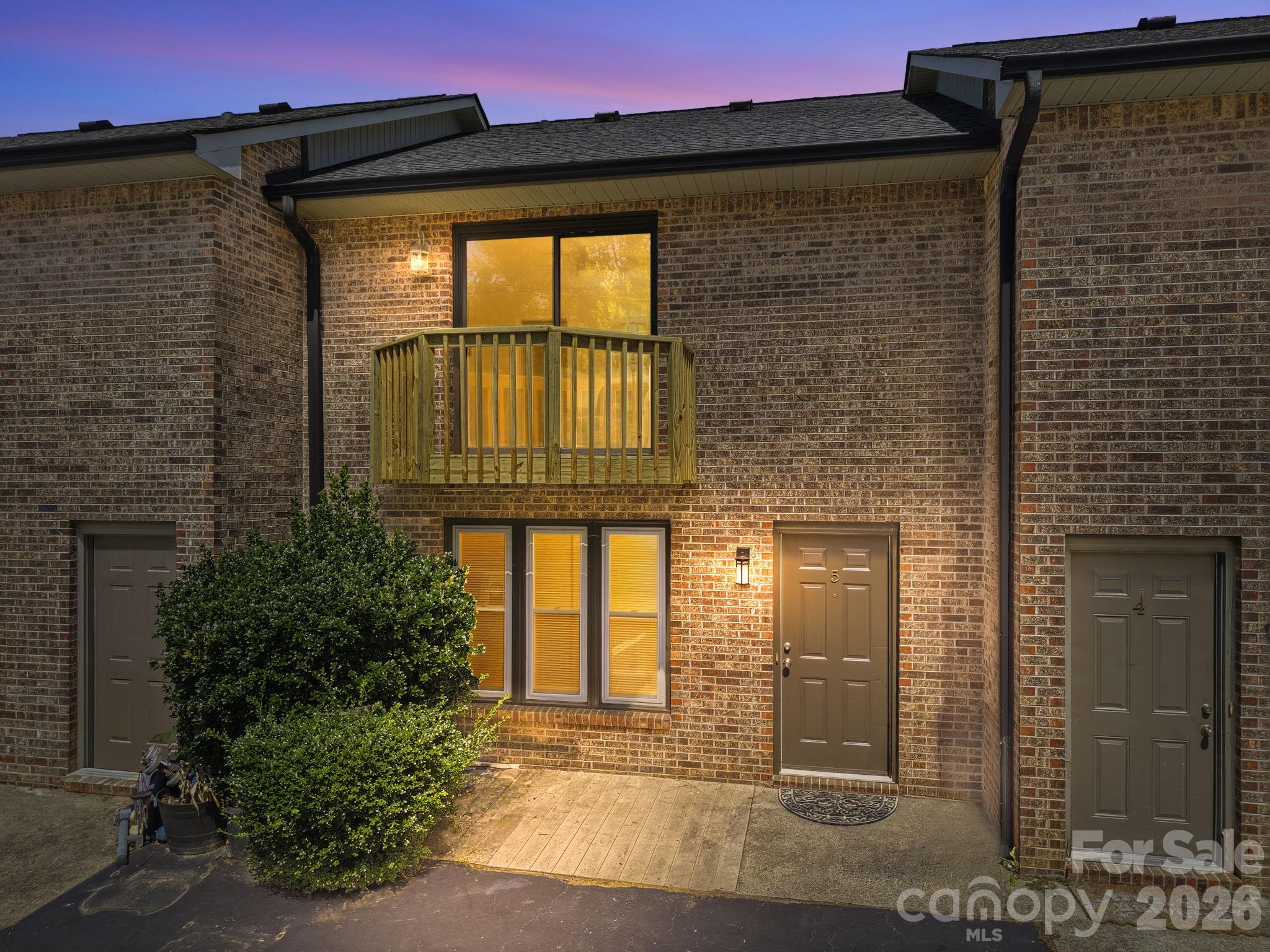 5 Country Gardens Drive — photo