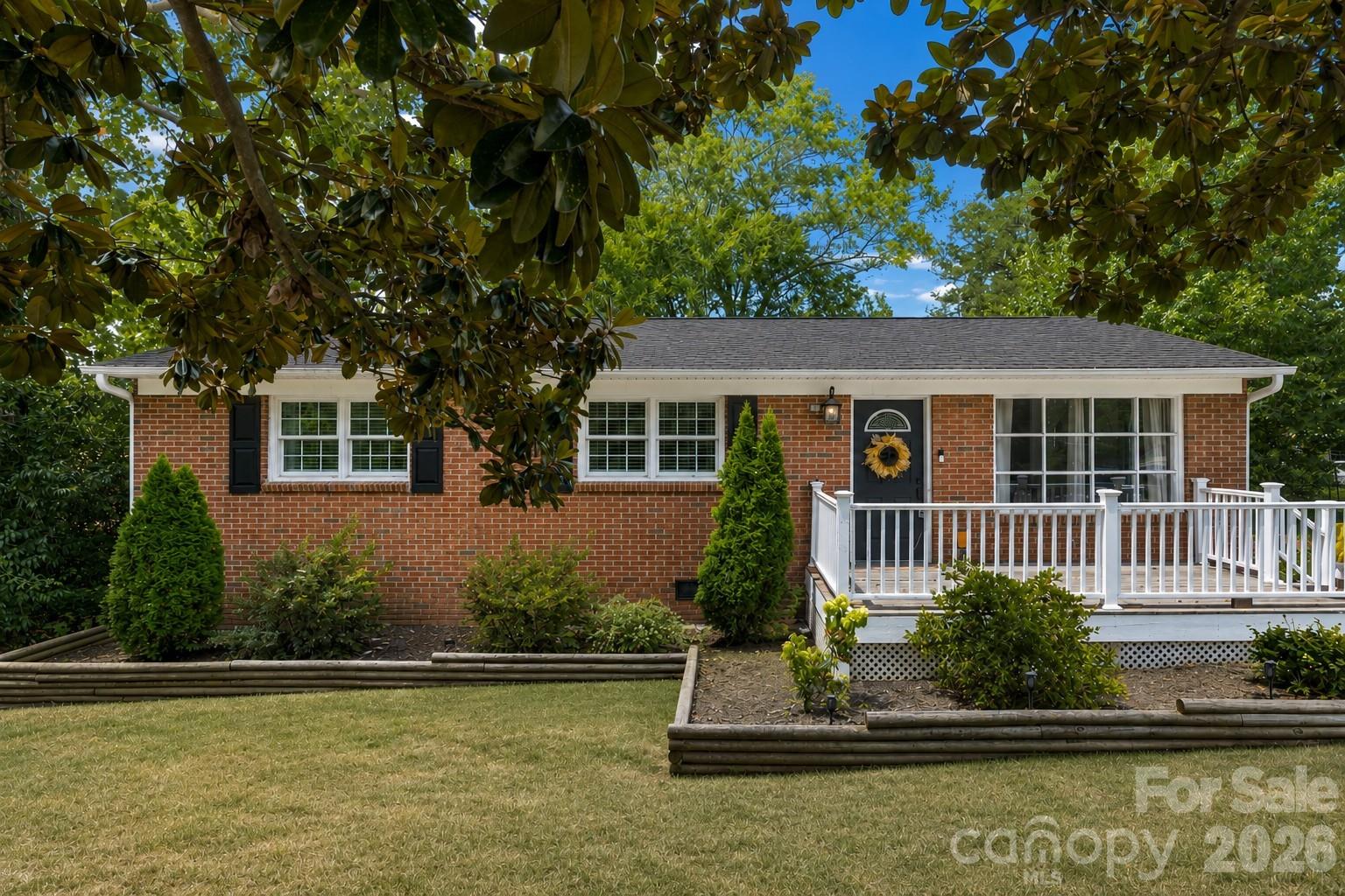 1537 Mcgill Street — photo