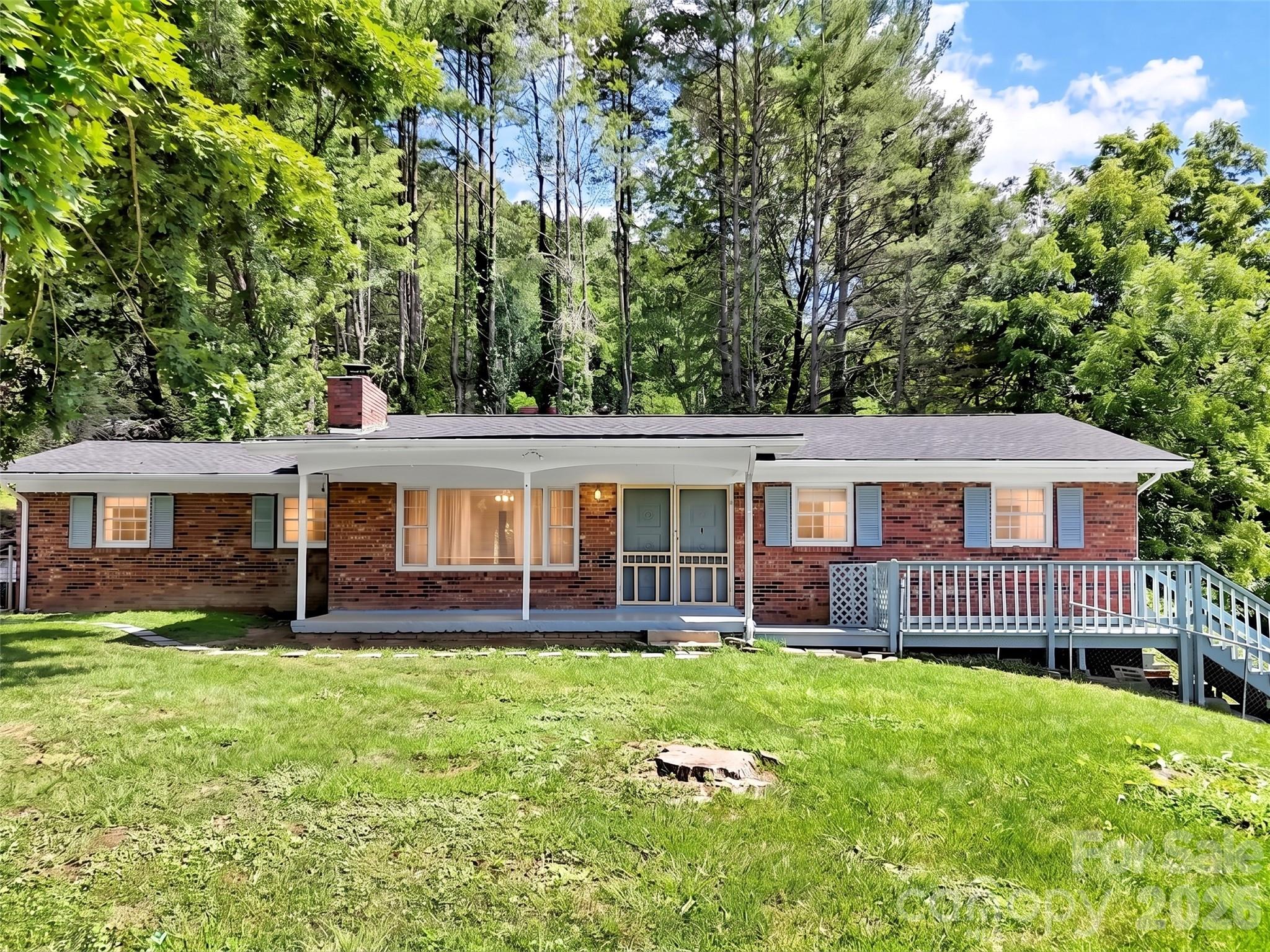 70 Iris Lane — photo