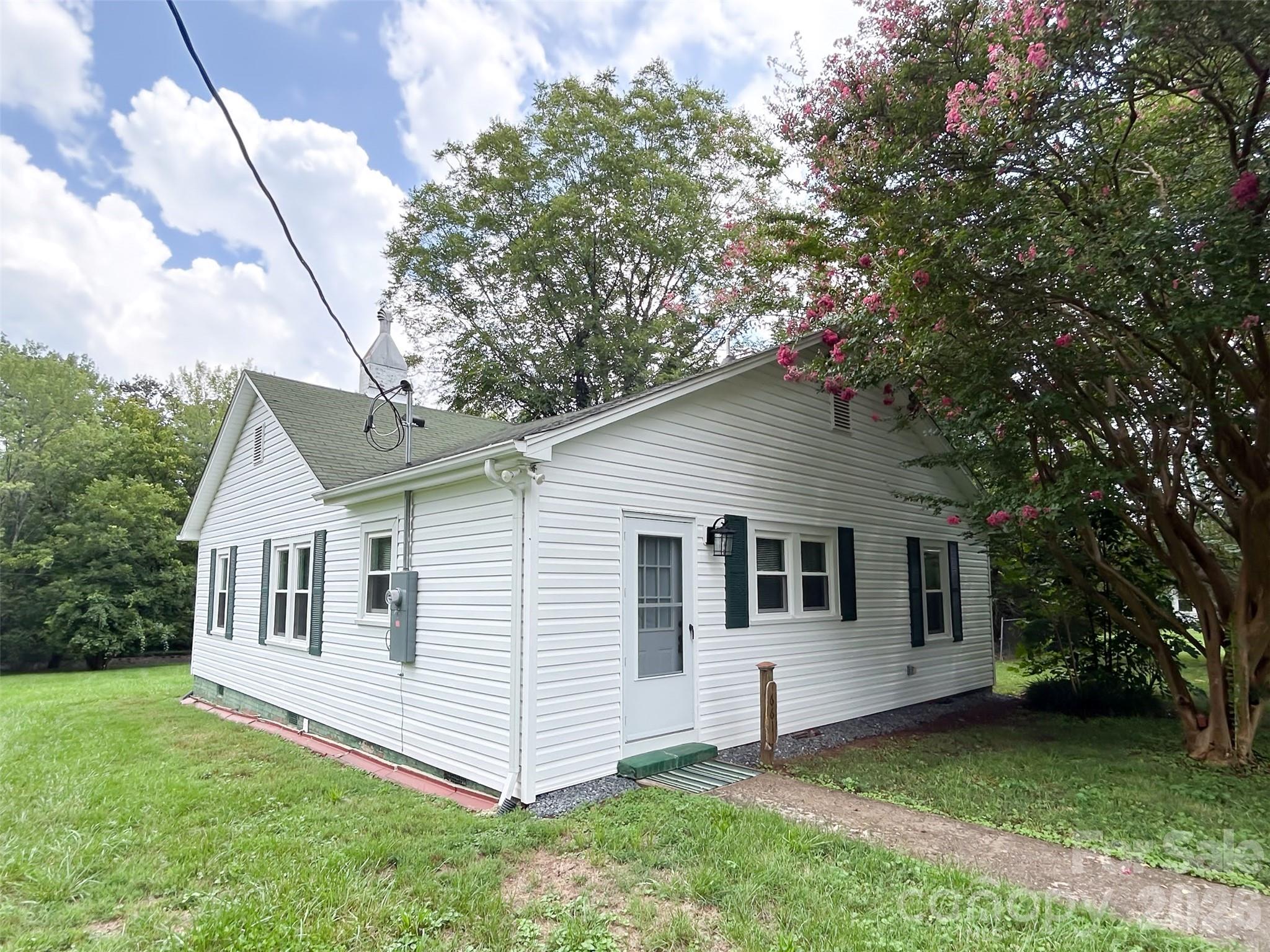 661 Central Street — photo