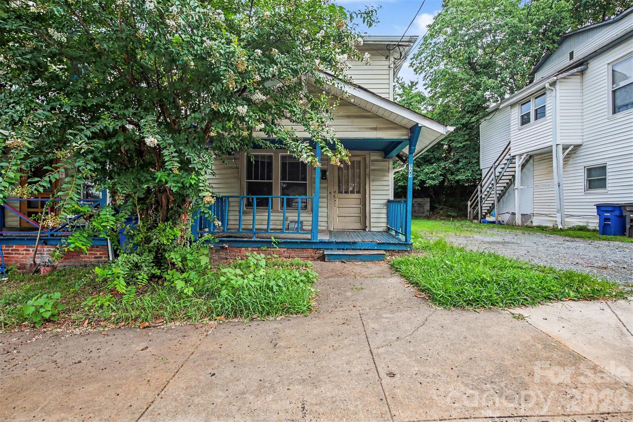 509 W 1st Street — photo