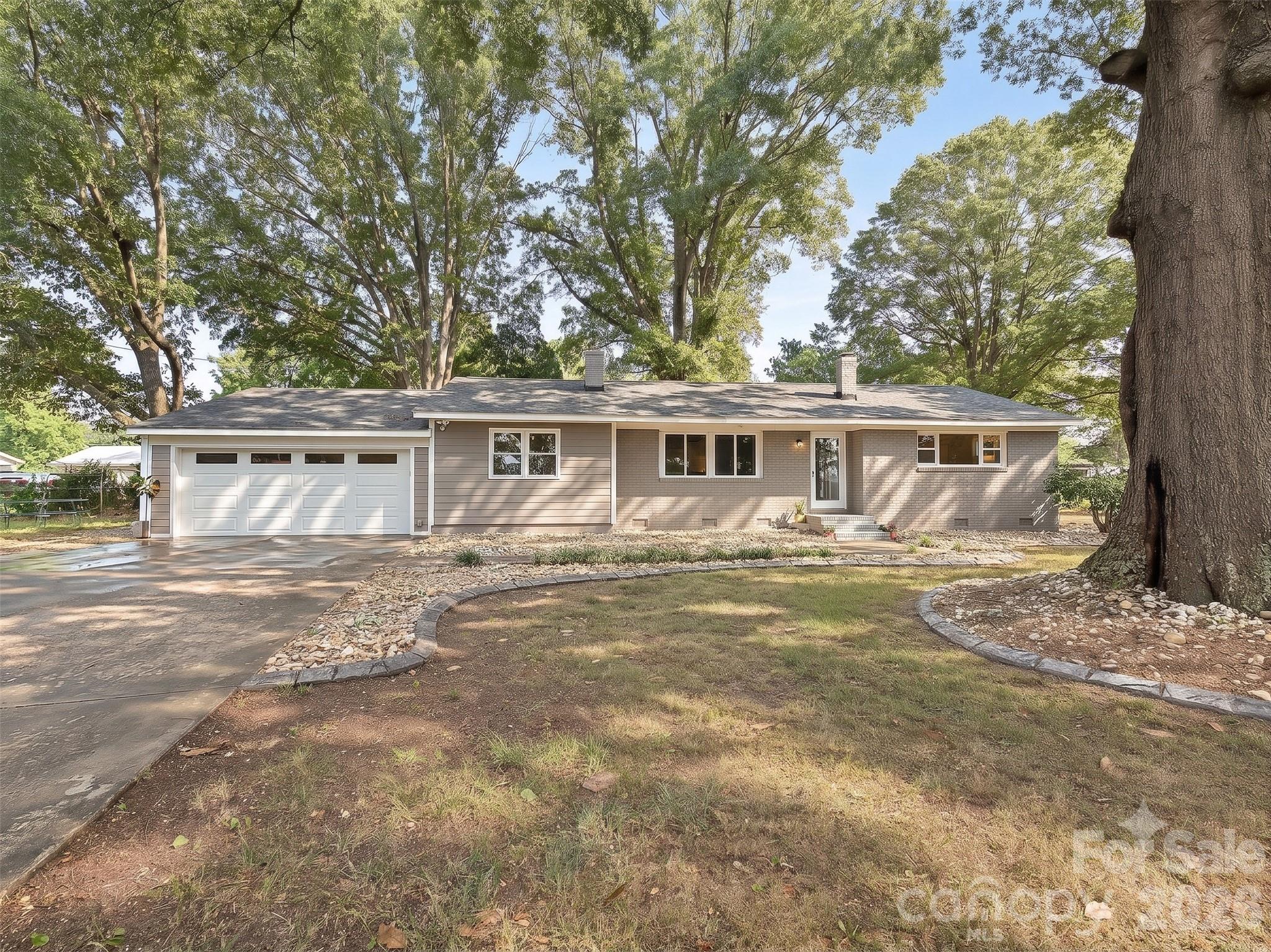 3115 Potter Road S — photo
