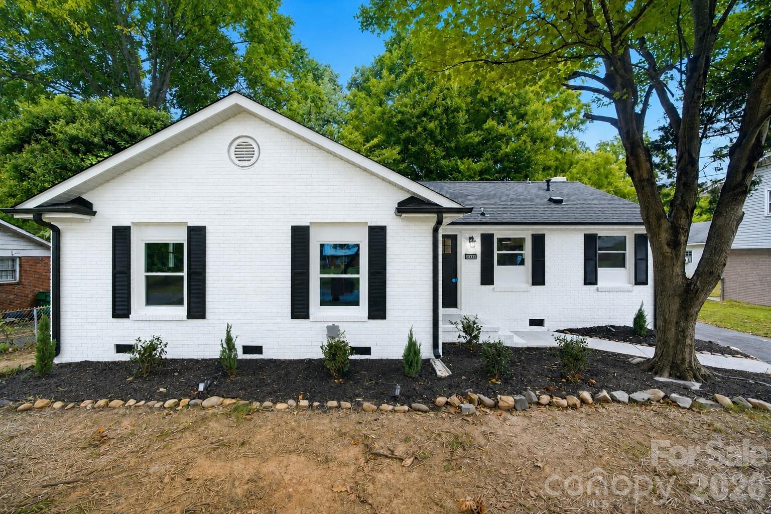 1453 Grovewood Drive — photo