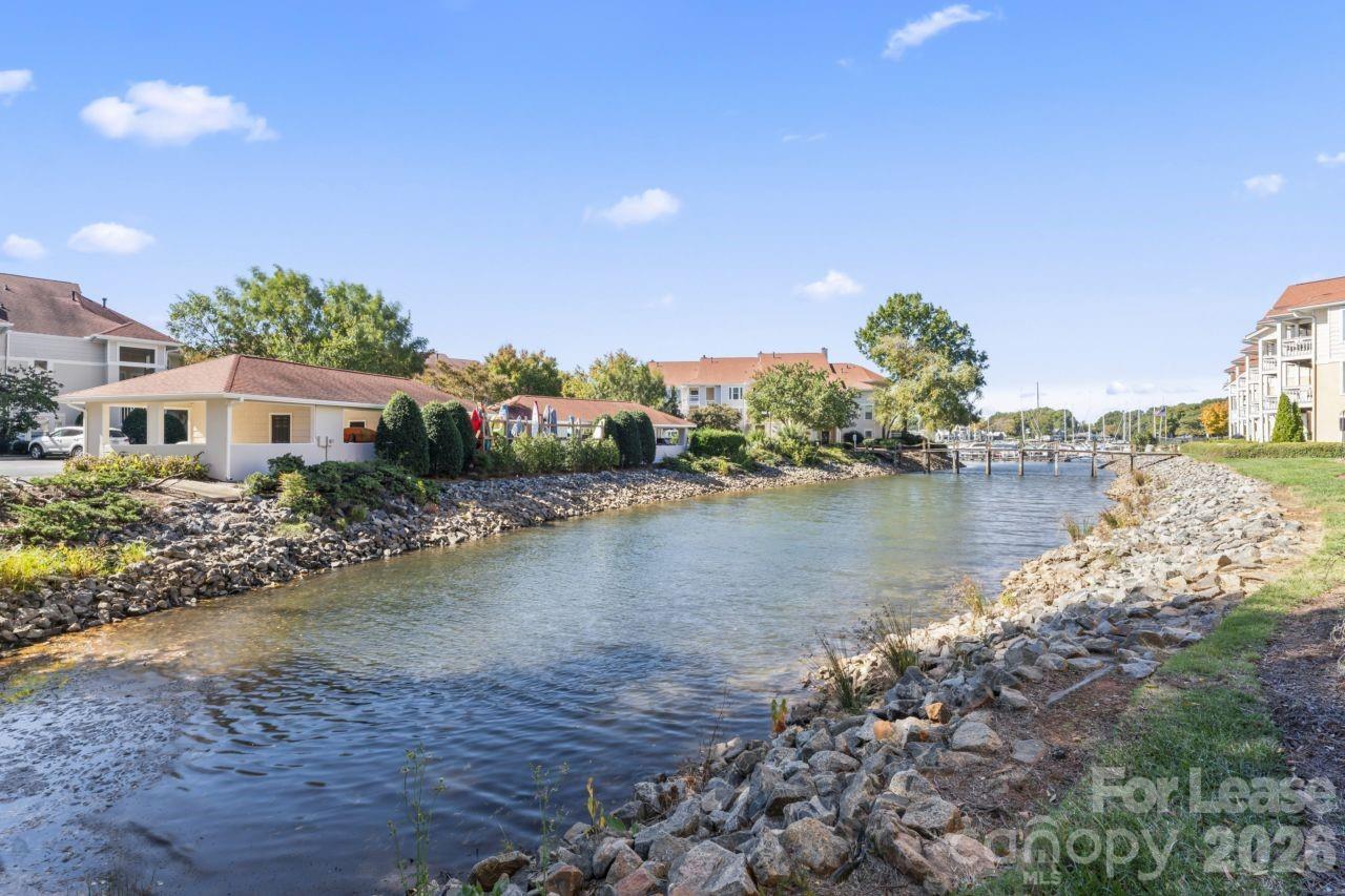18009 Kings Point Drive D — photo