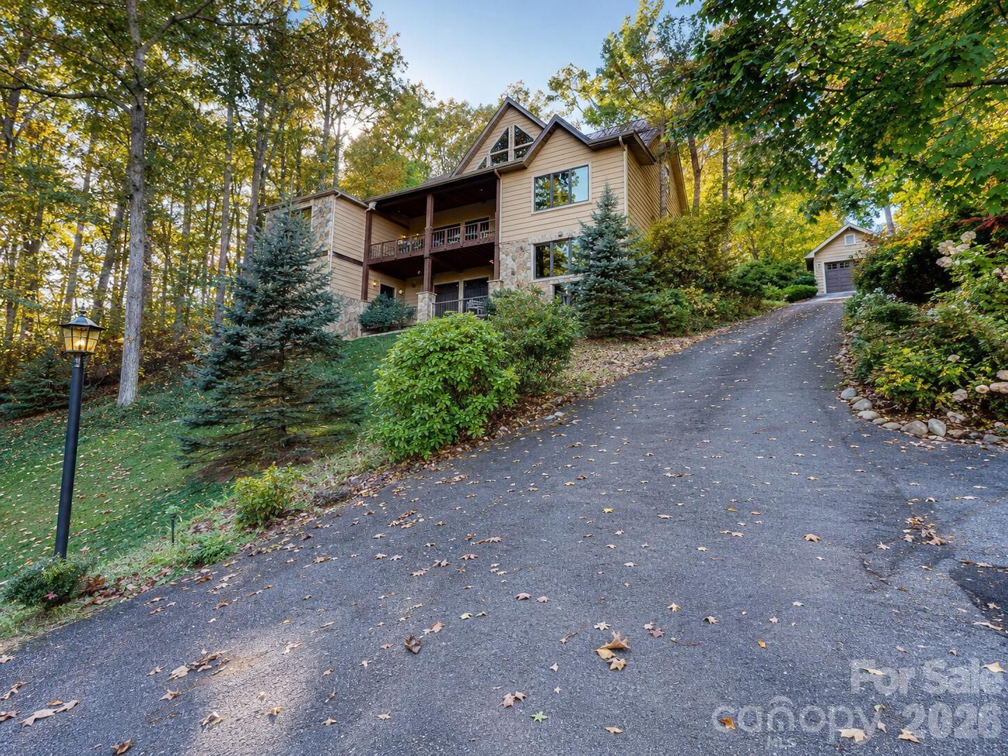 811 Hemlock Drive — photo
