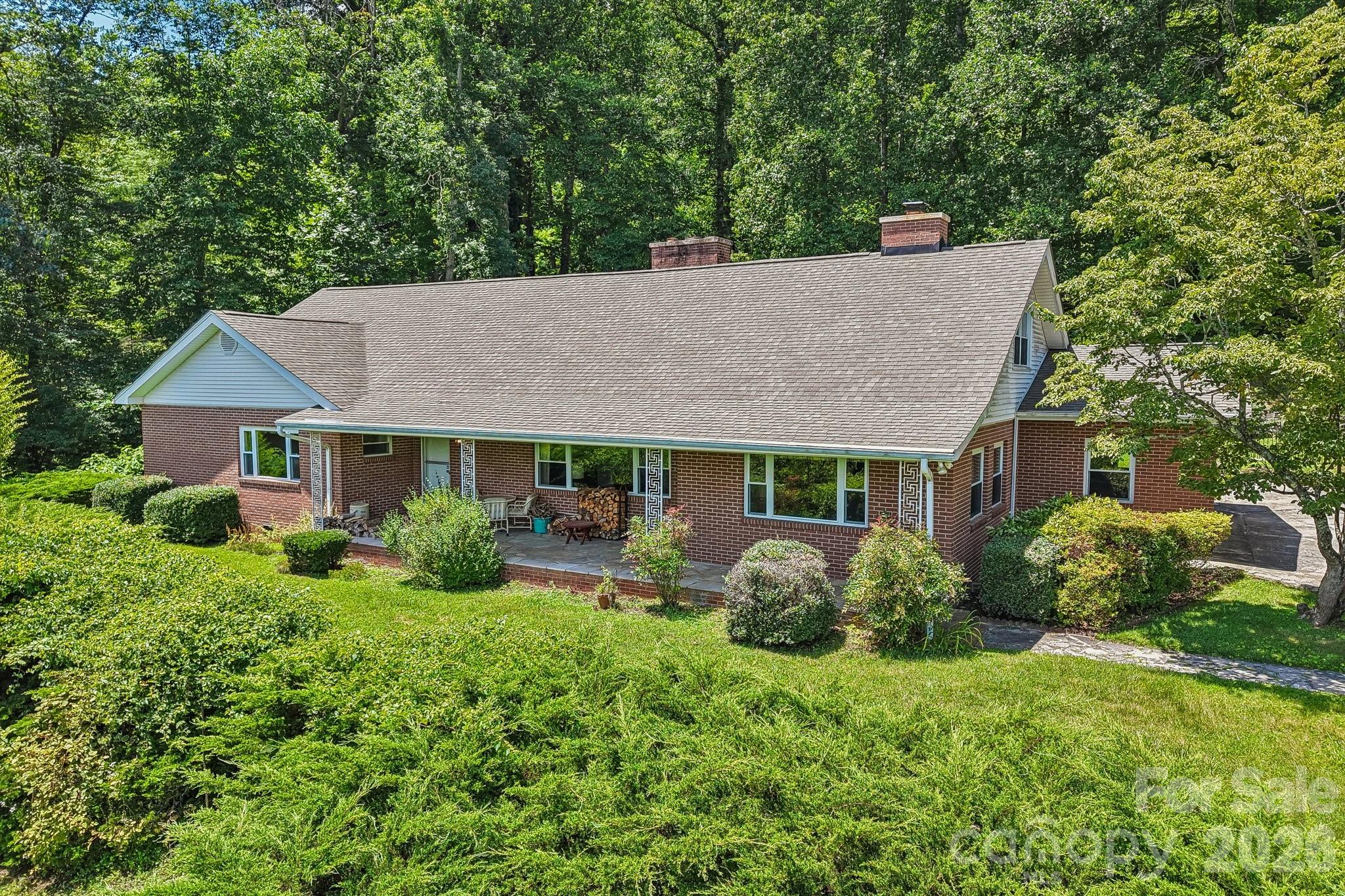 1404 Valmont Drive — photo