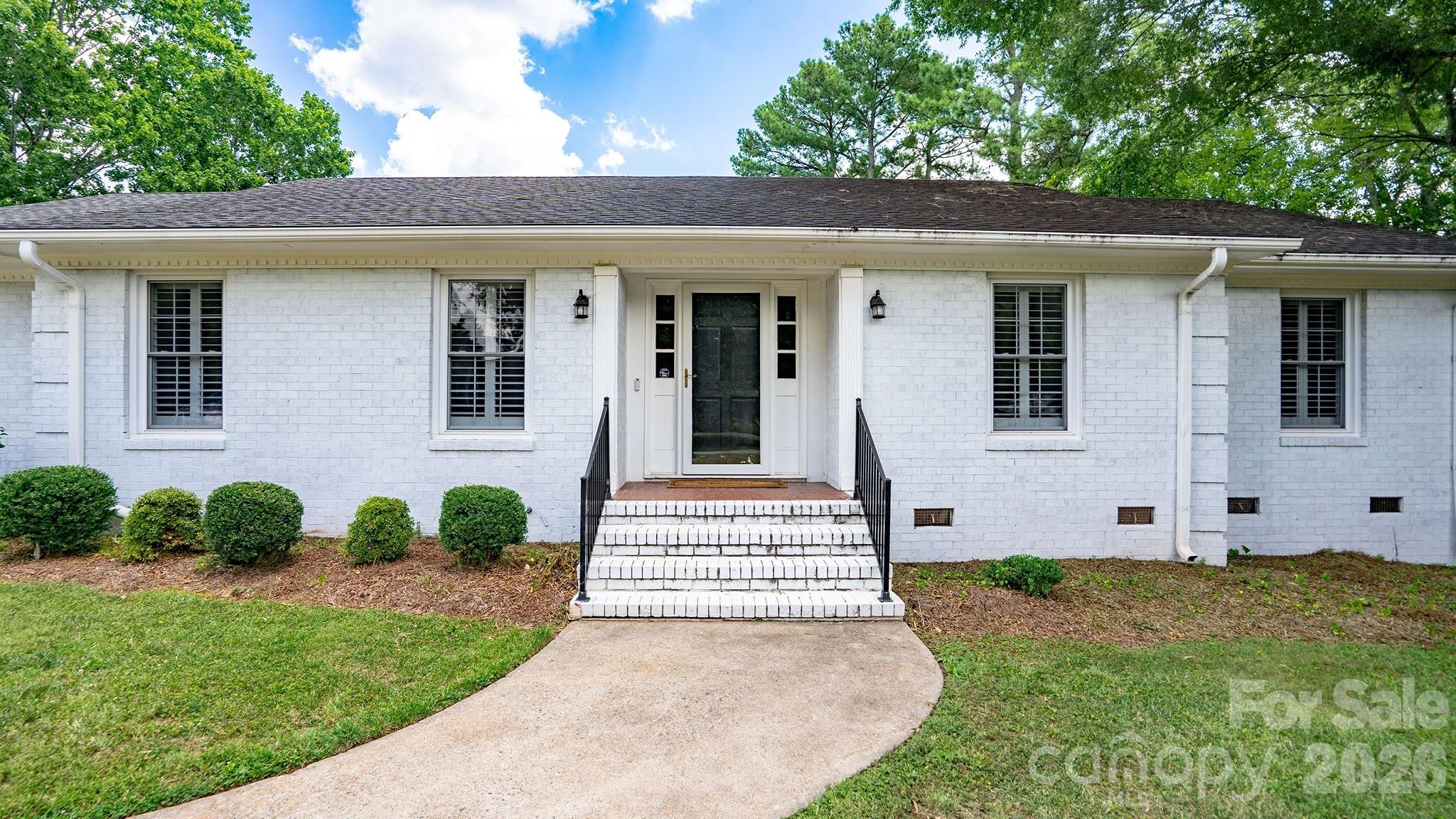 2222 Kings Drive — photo