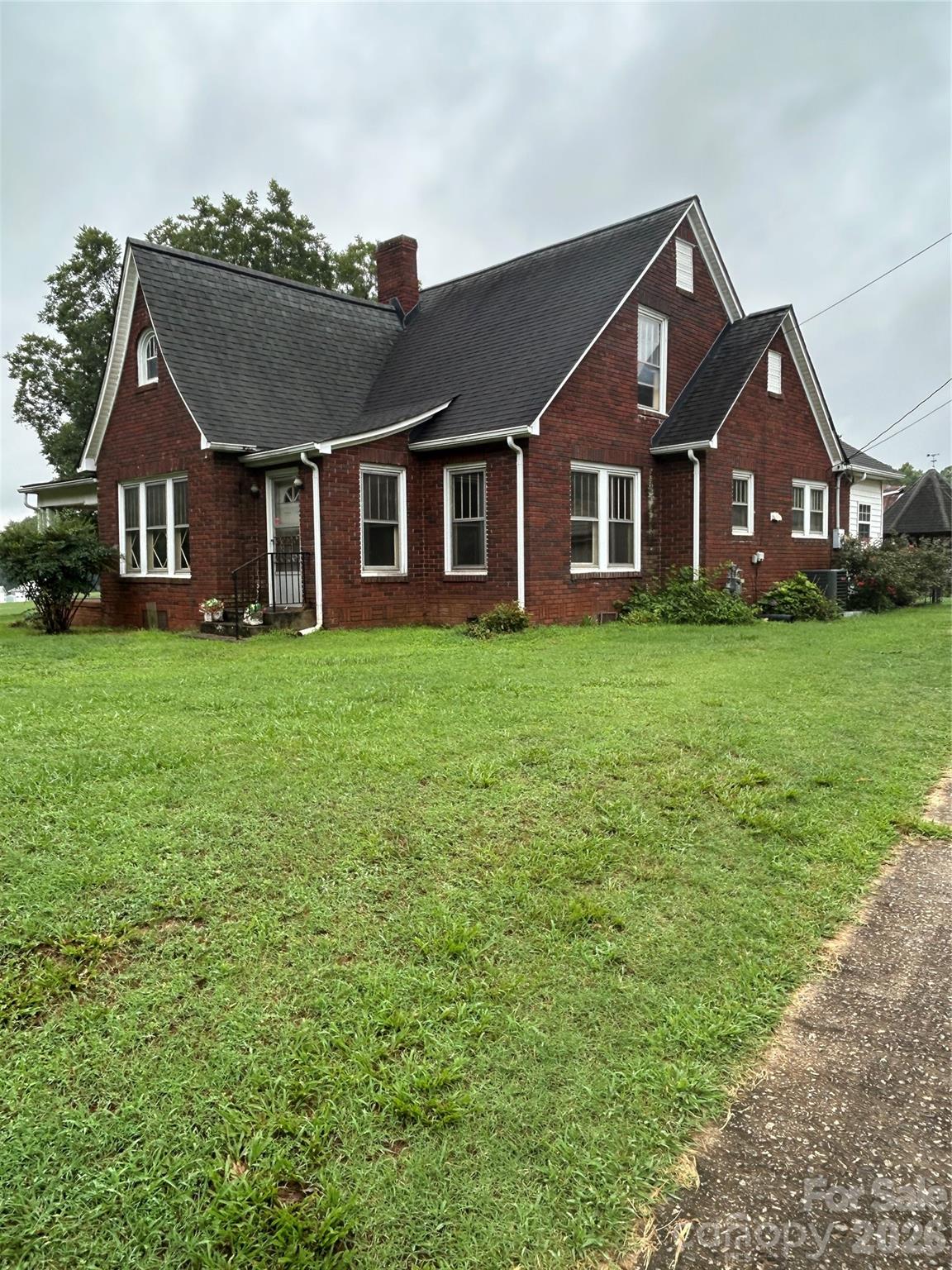 2435 Sherrills Ford Road — photo