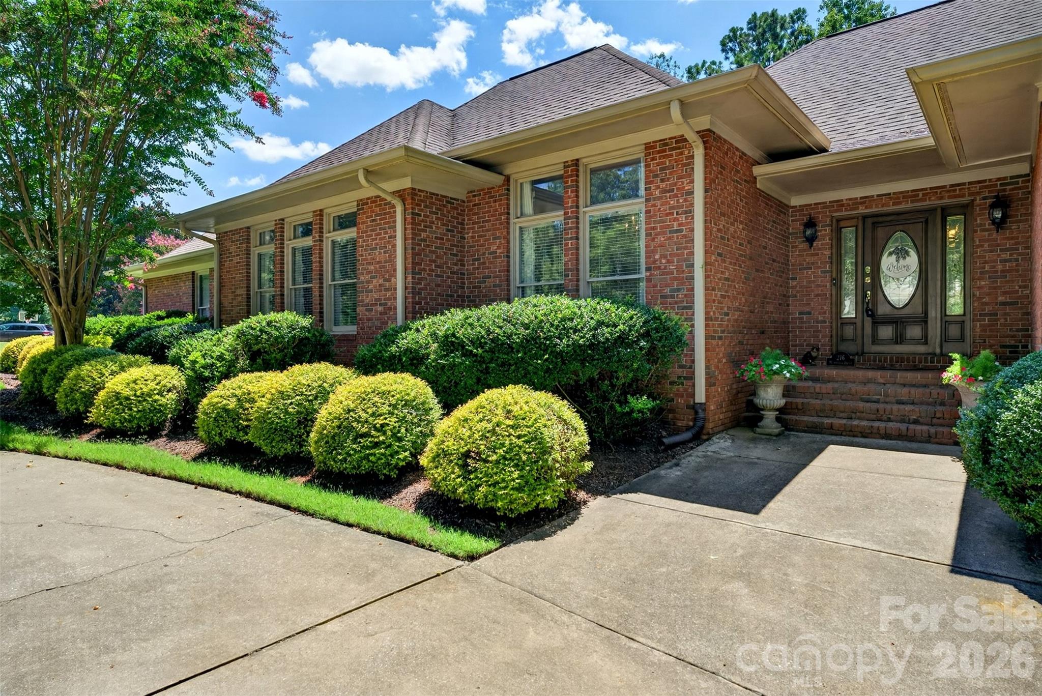 216 Muirfield Drive — photo
