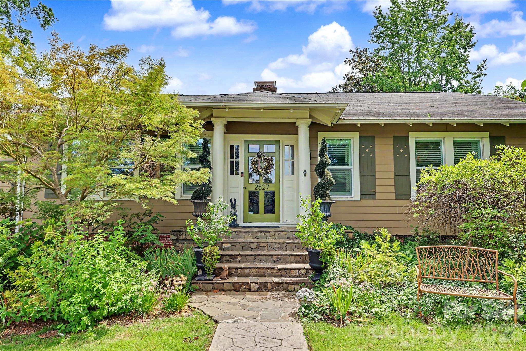 2527 Sharon Road — photo