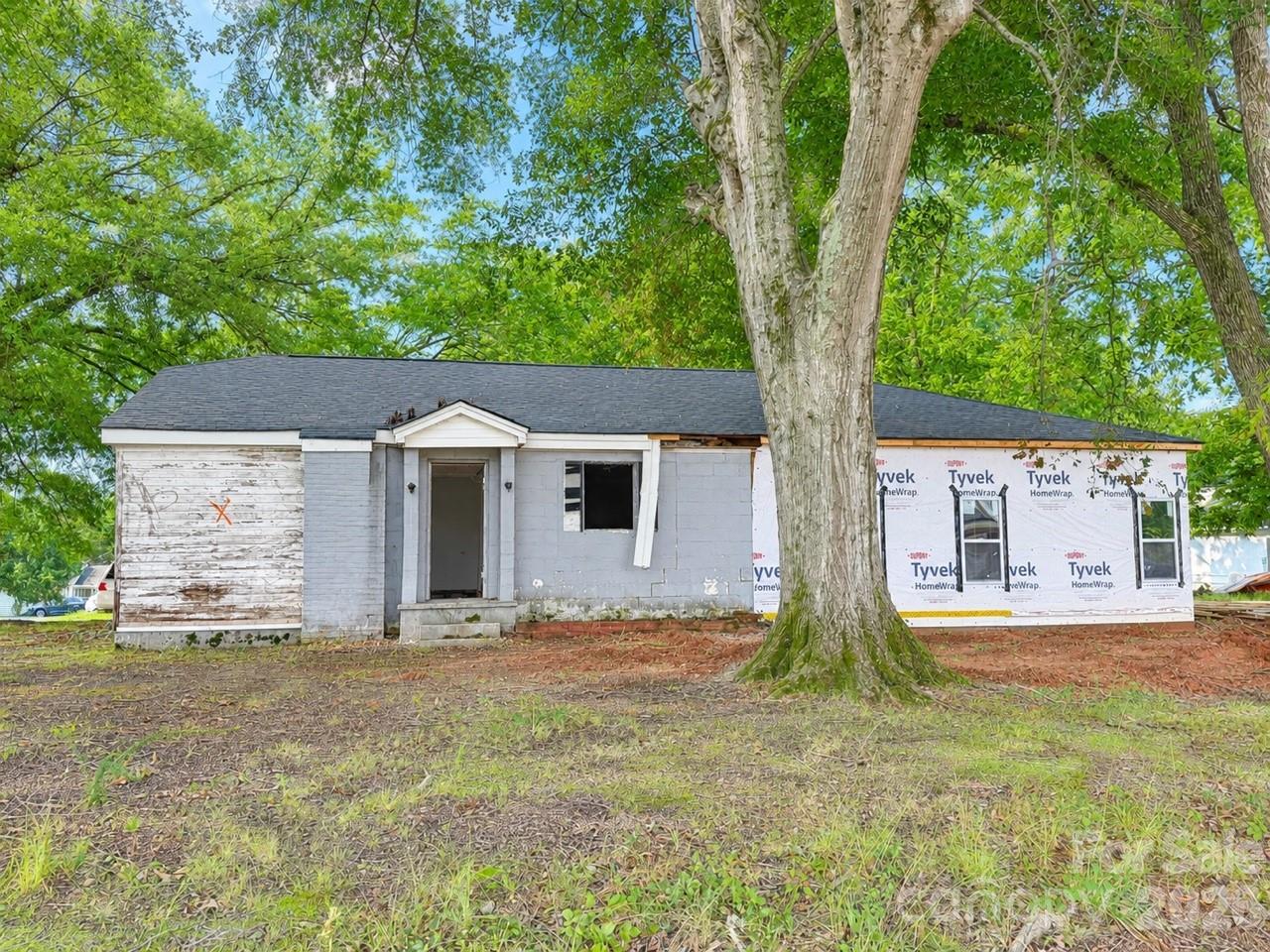 111 Churchill Drive — photo