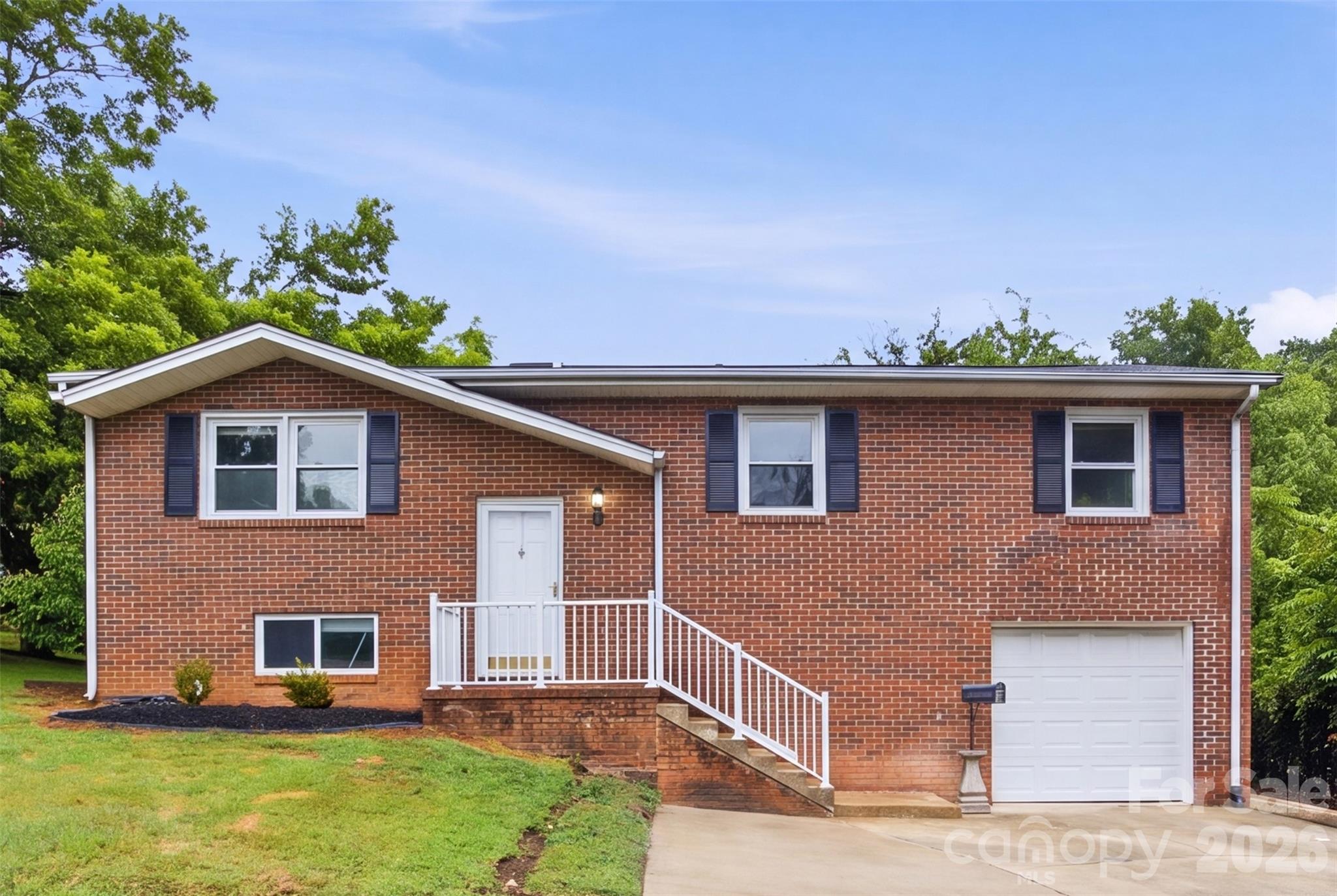 601 Groves Street — photo