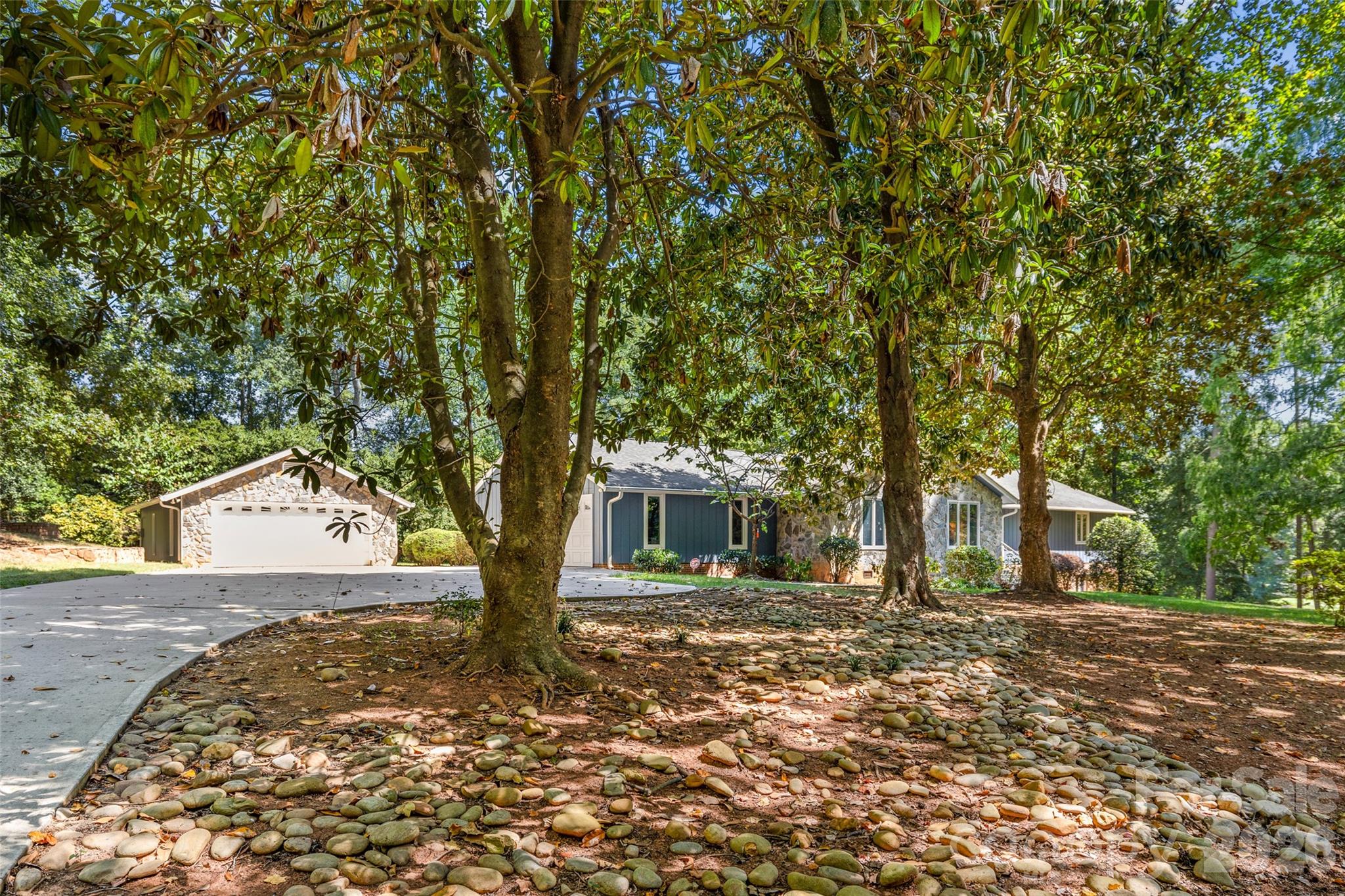 600 Fairway Drive — photo