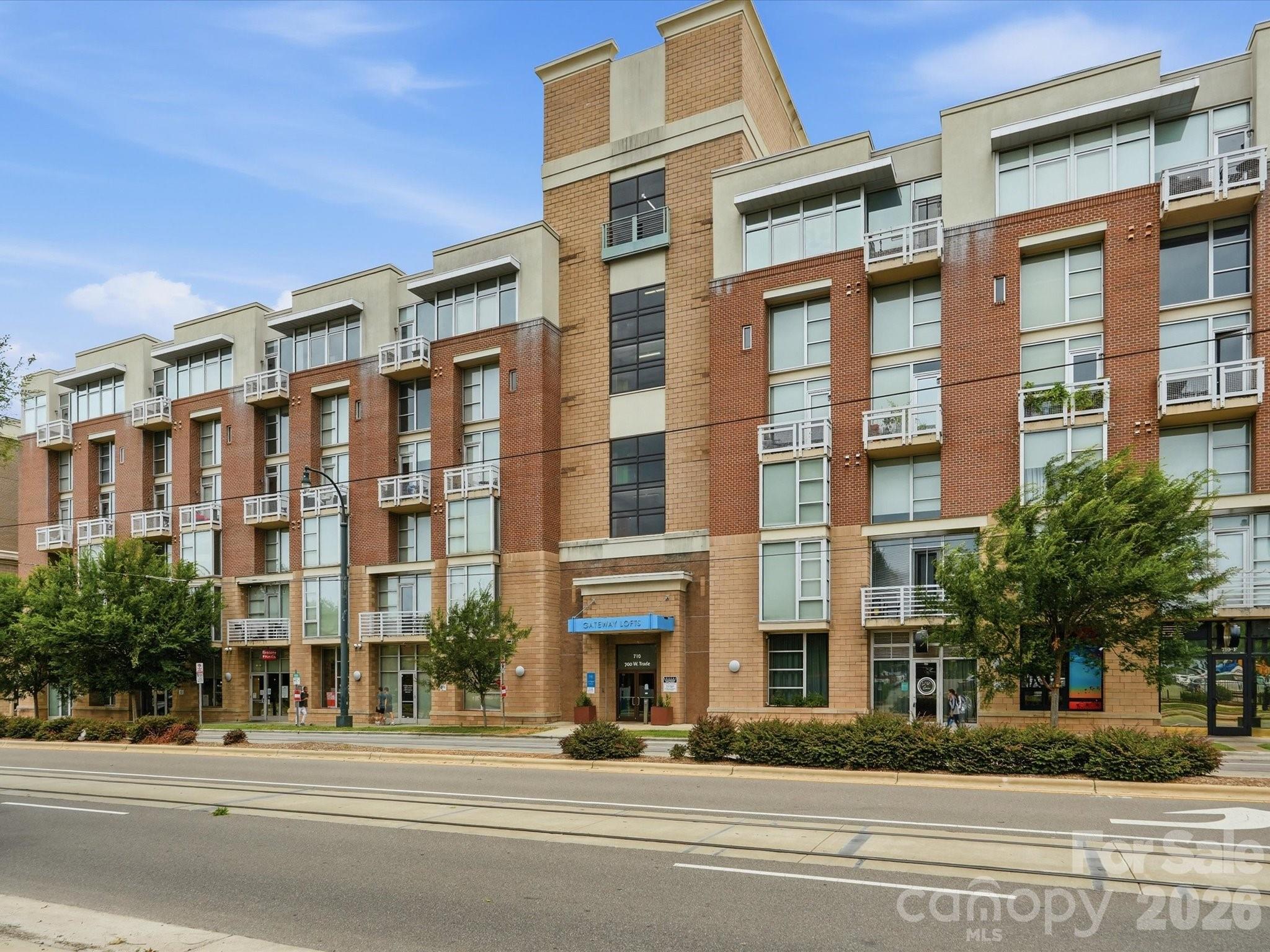 710 W Trade Street 703 — photo