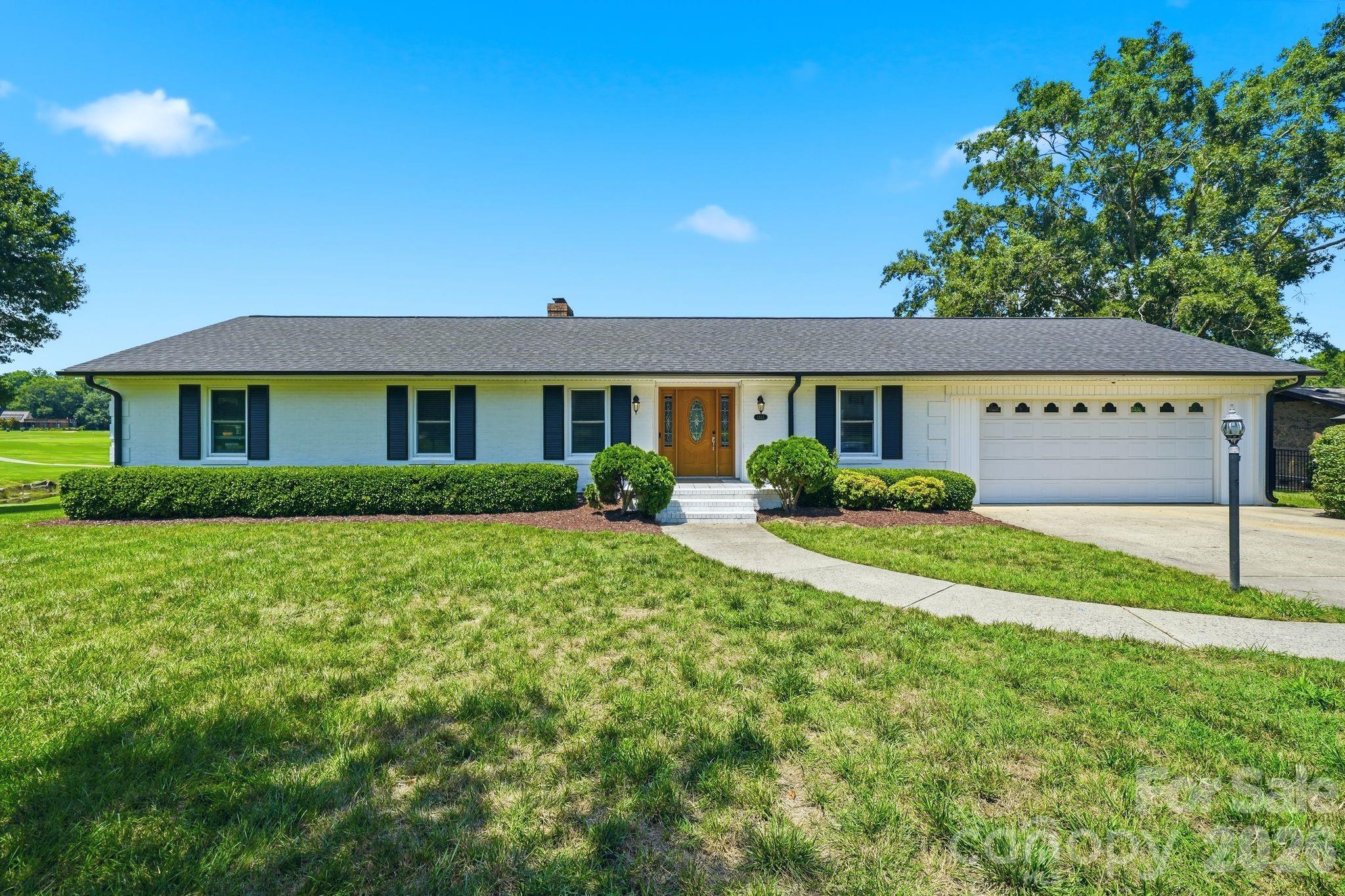 1335 Stoneyridge Drive — photo