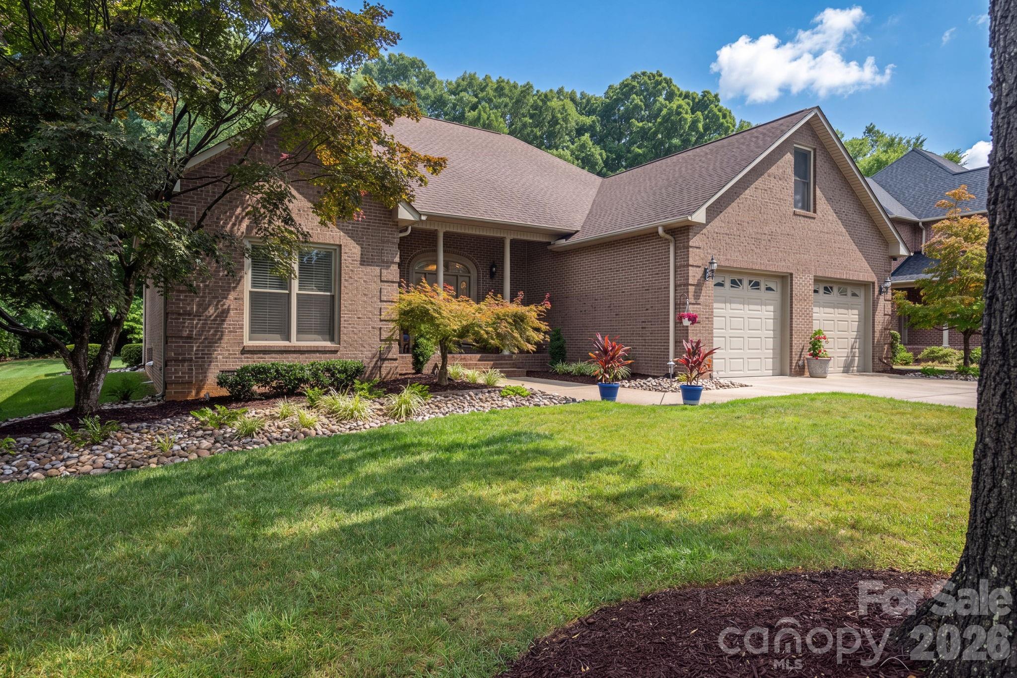 725 Hanna Woods Drive — photo