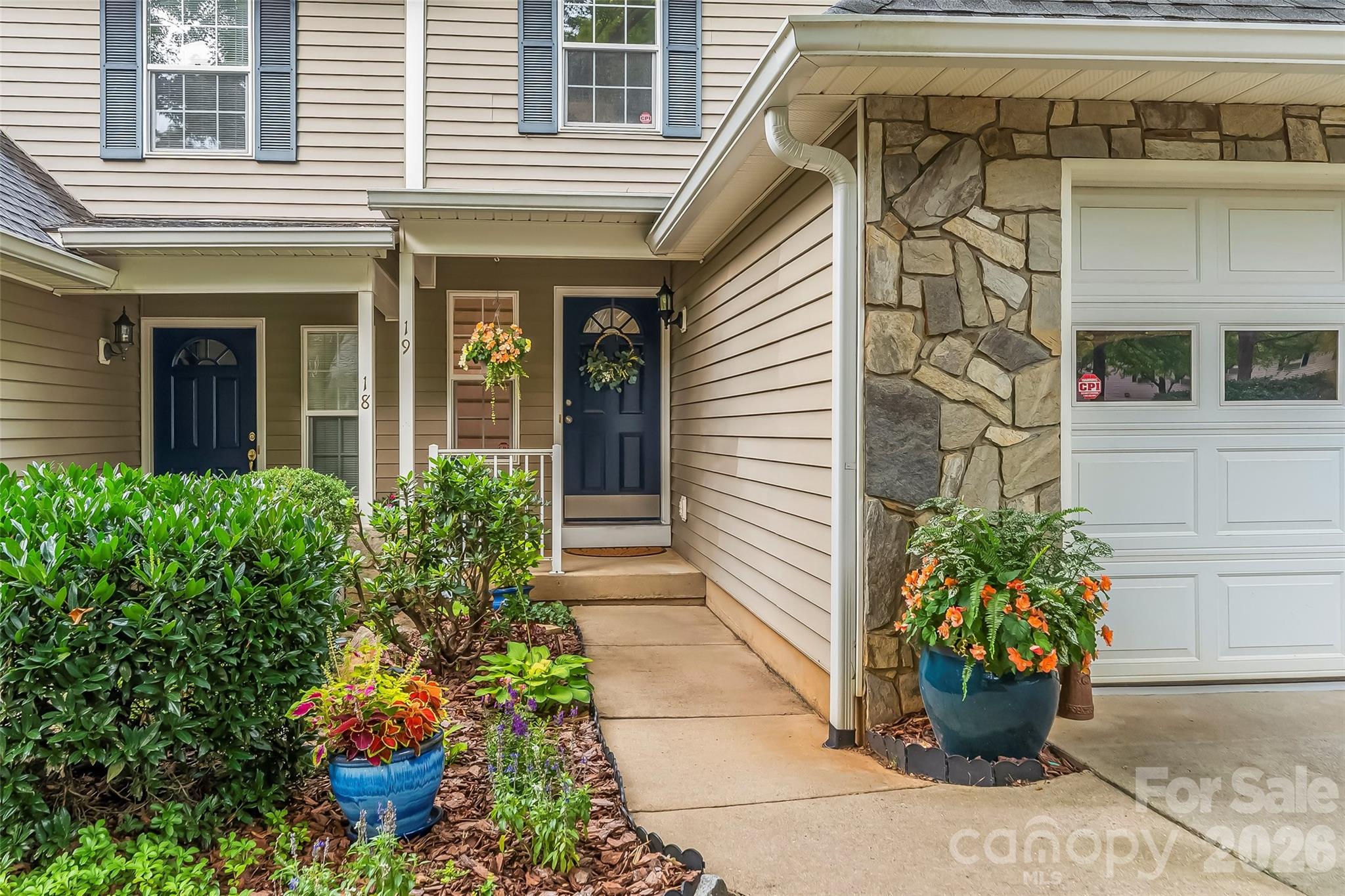 19 Willowick Drive — photo