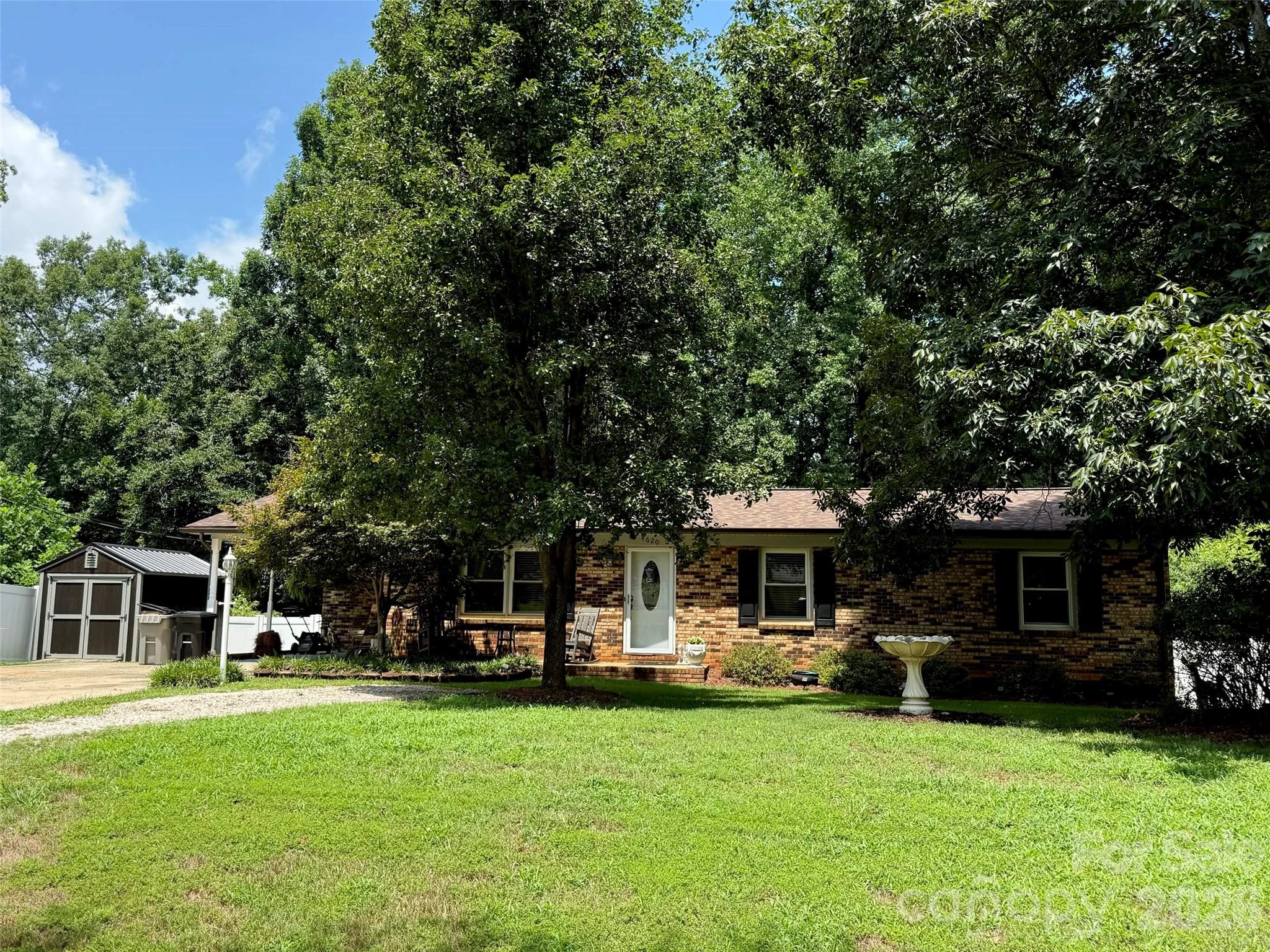 4620 Maplecrest Drive — photo