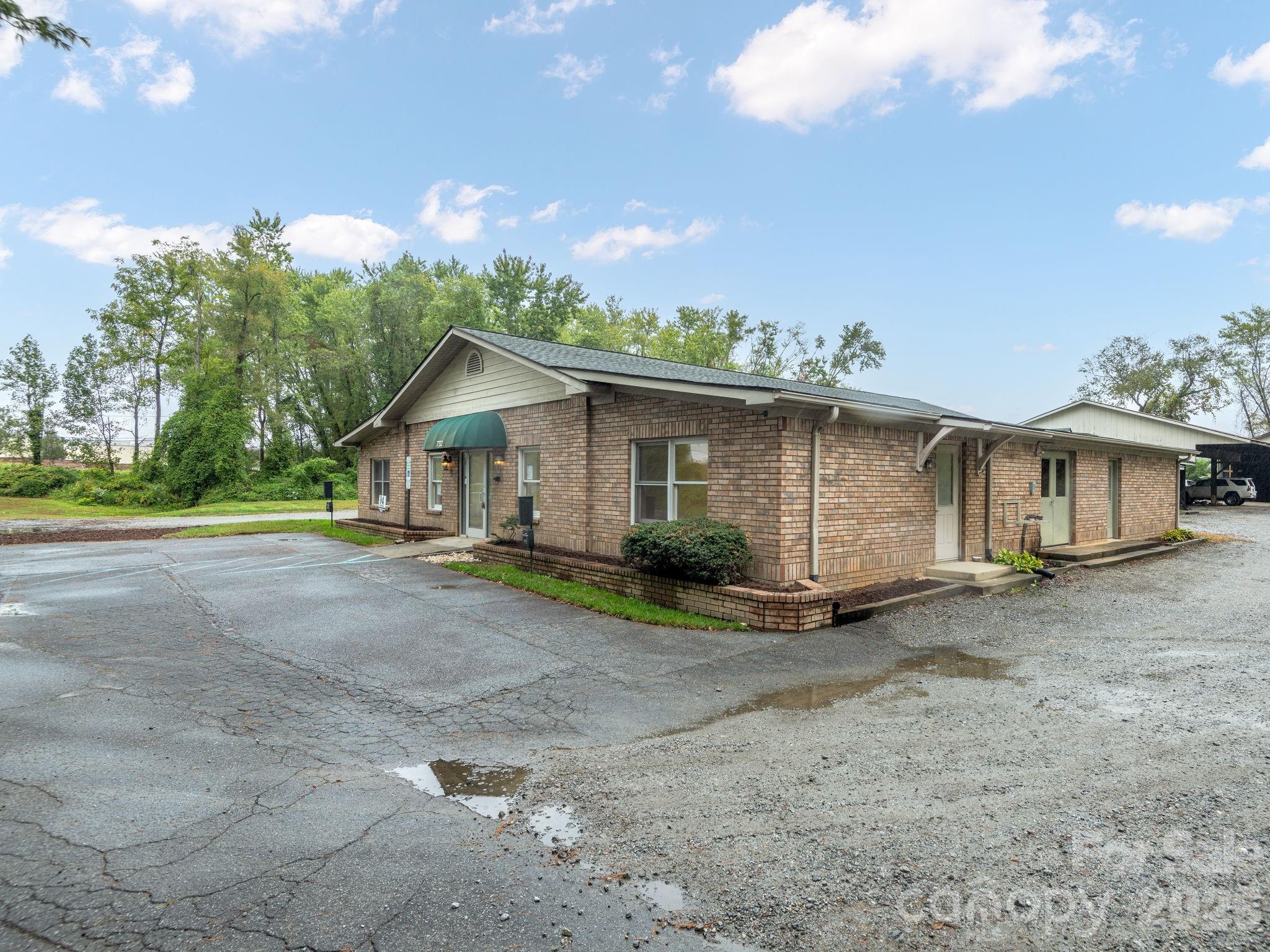 732 Jonesborough Street — photo