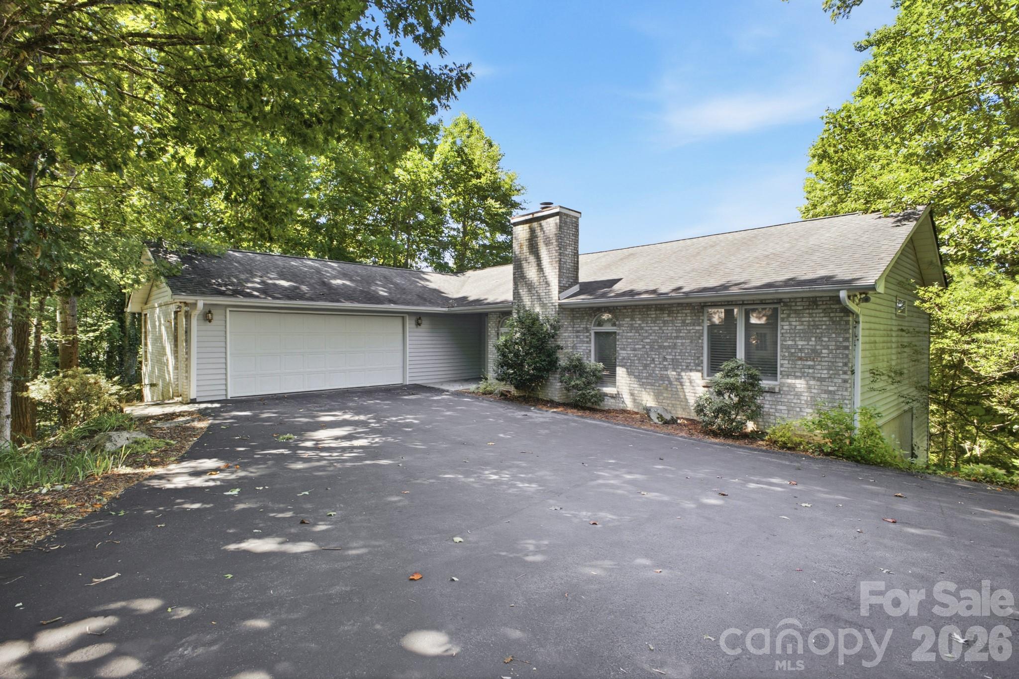 1870 Riverview Court — photo