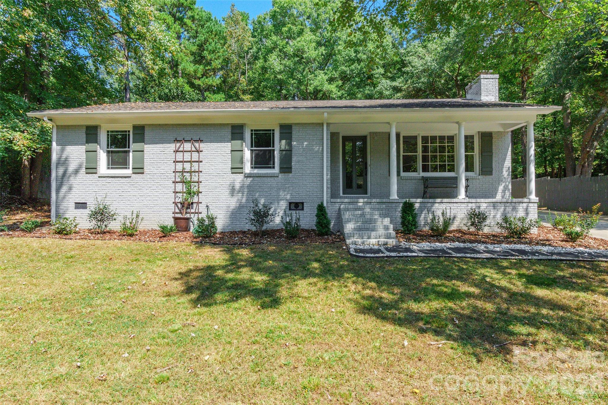 2832 Forest Hills Circle — photo