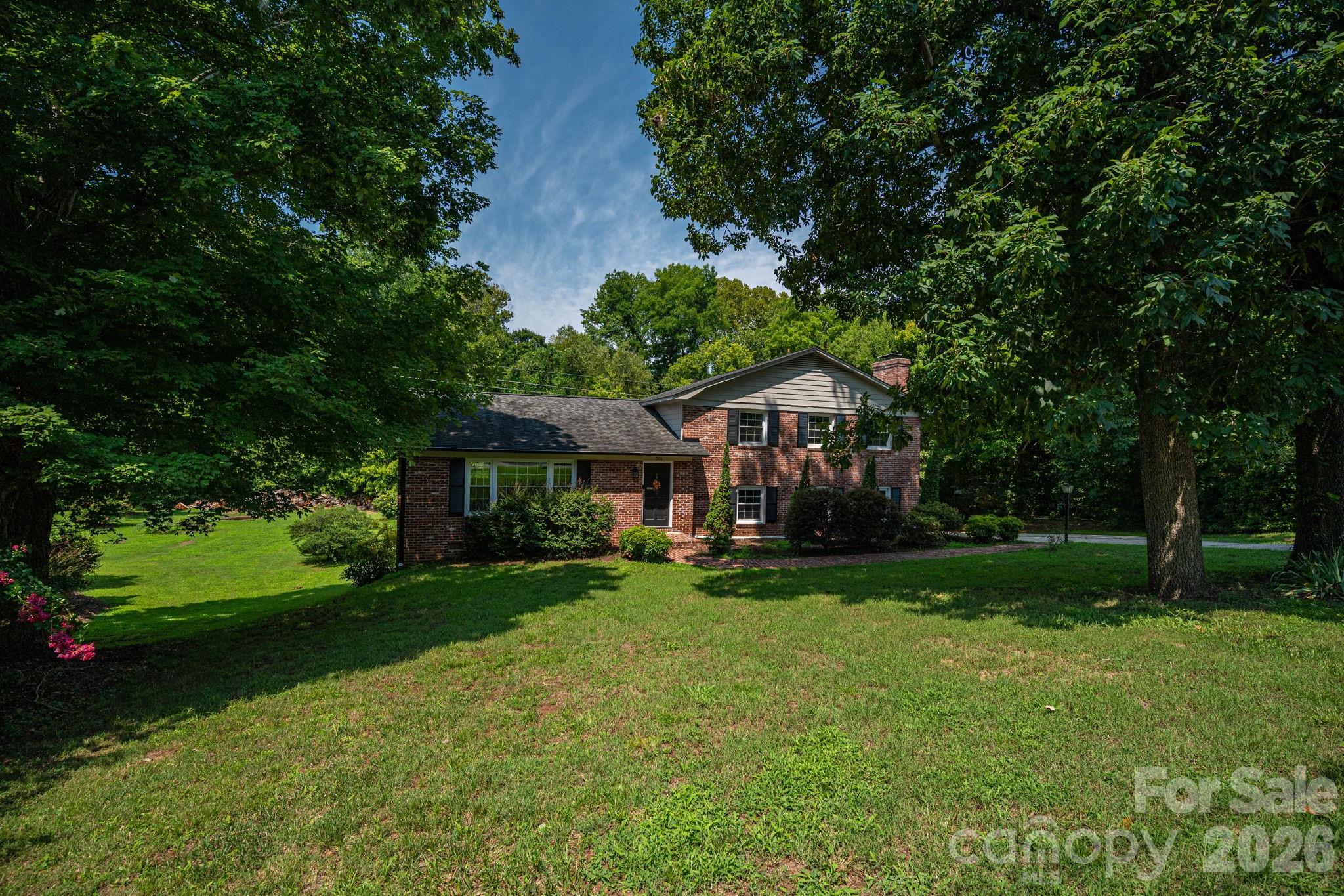 304 Windsor Drive — photo