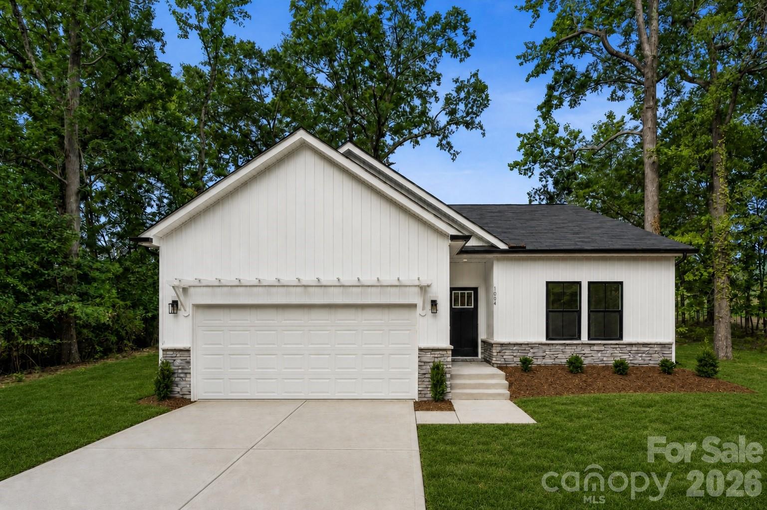 1004 Oak Hill Drive — photo