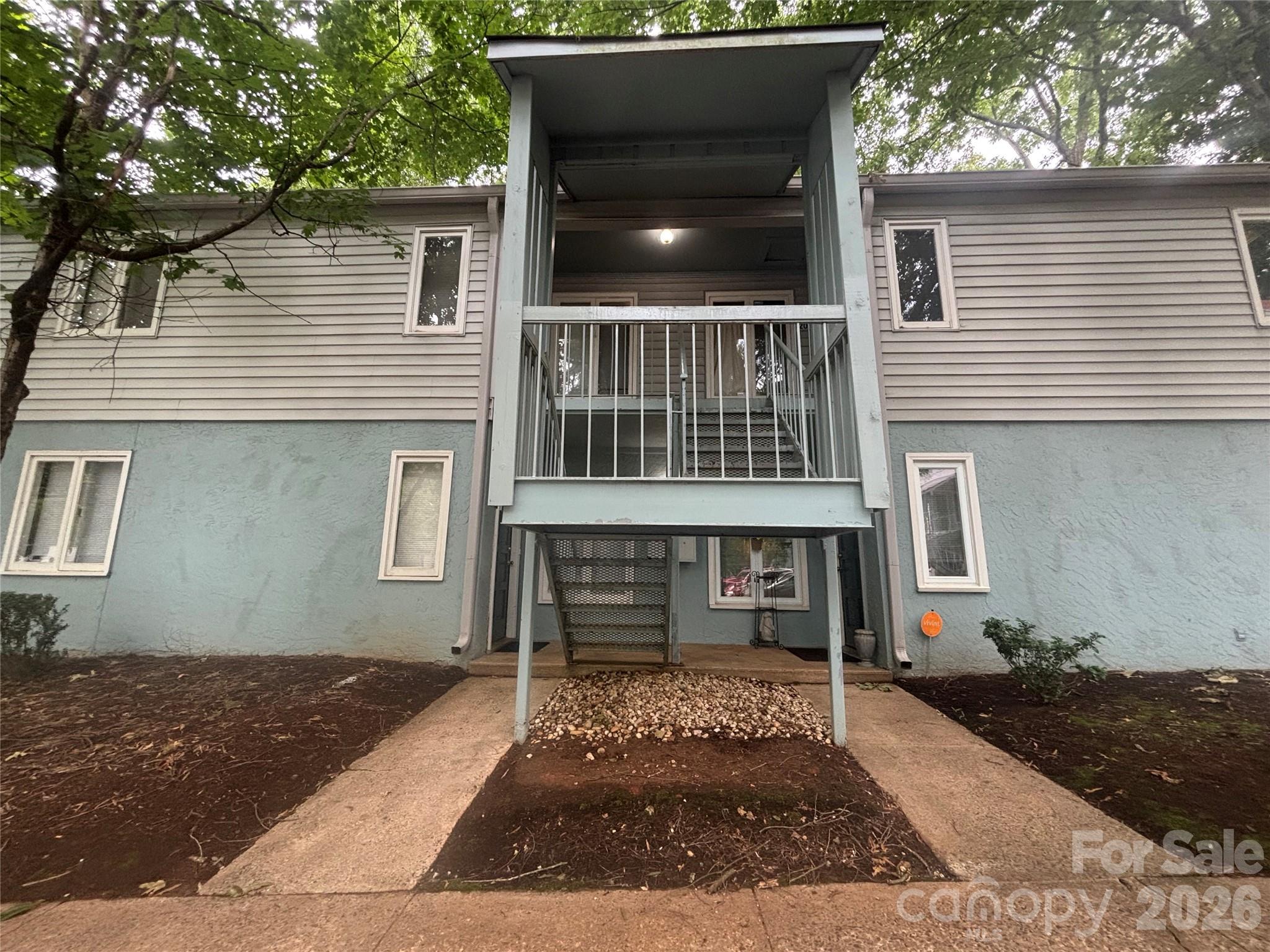 1906 Meadowlark Lane 19 — photo