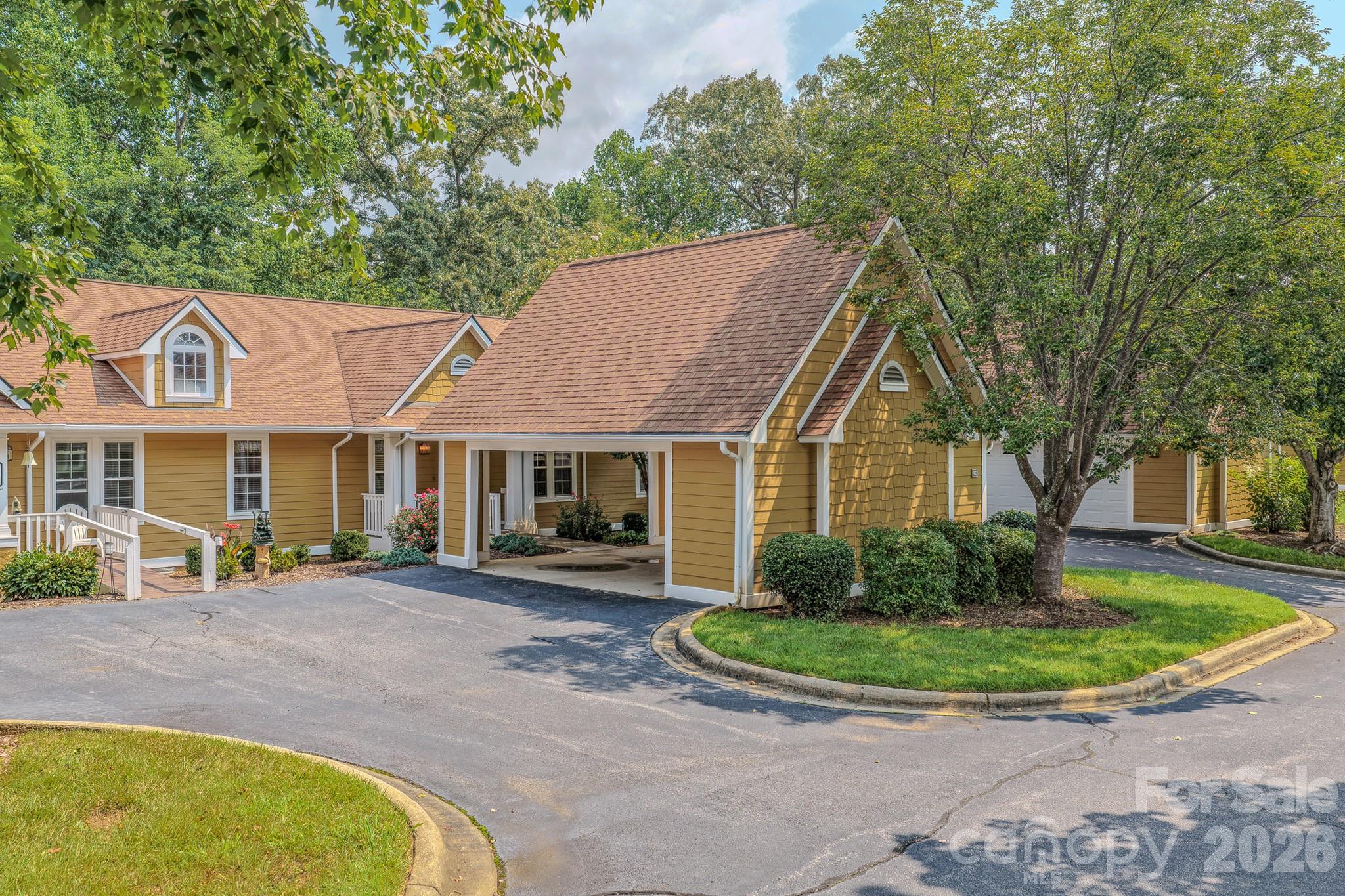 902 Woodlea Court — photo