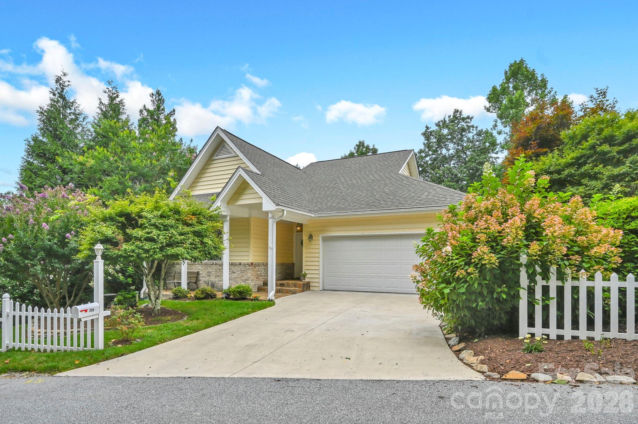 230 Carriage Summitt Way 2423 — photo