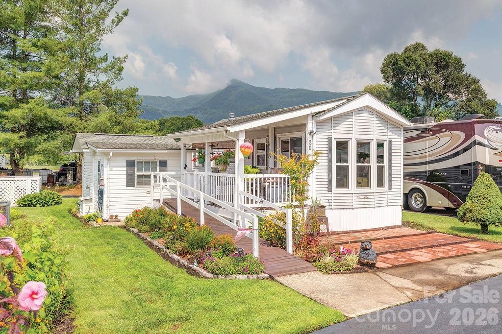 20 Strollers Lane — photo