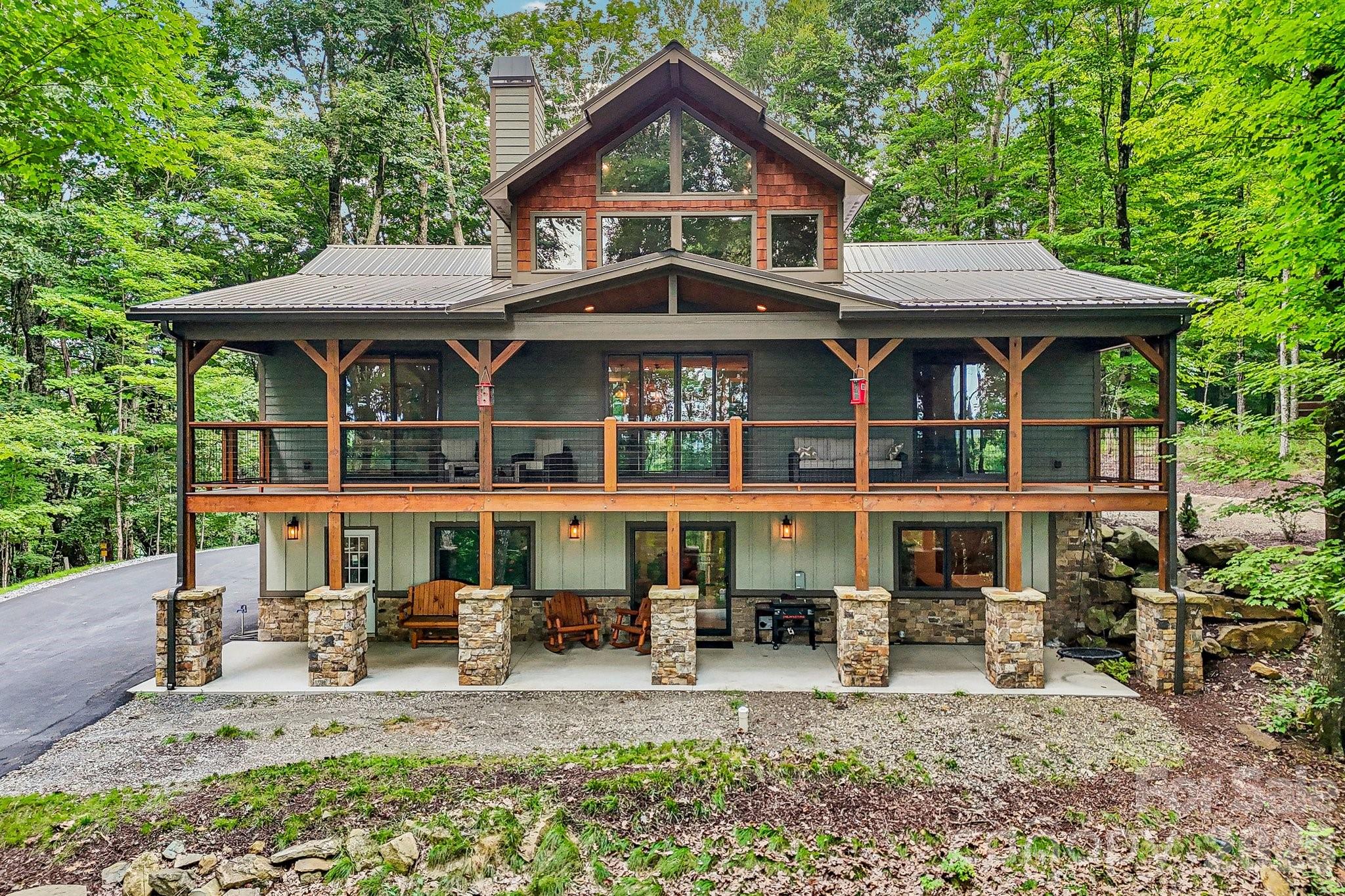 1067 English Ridge Drive — photo