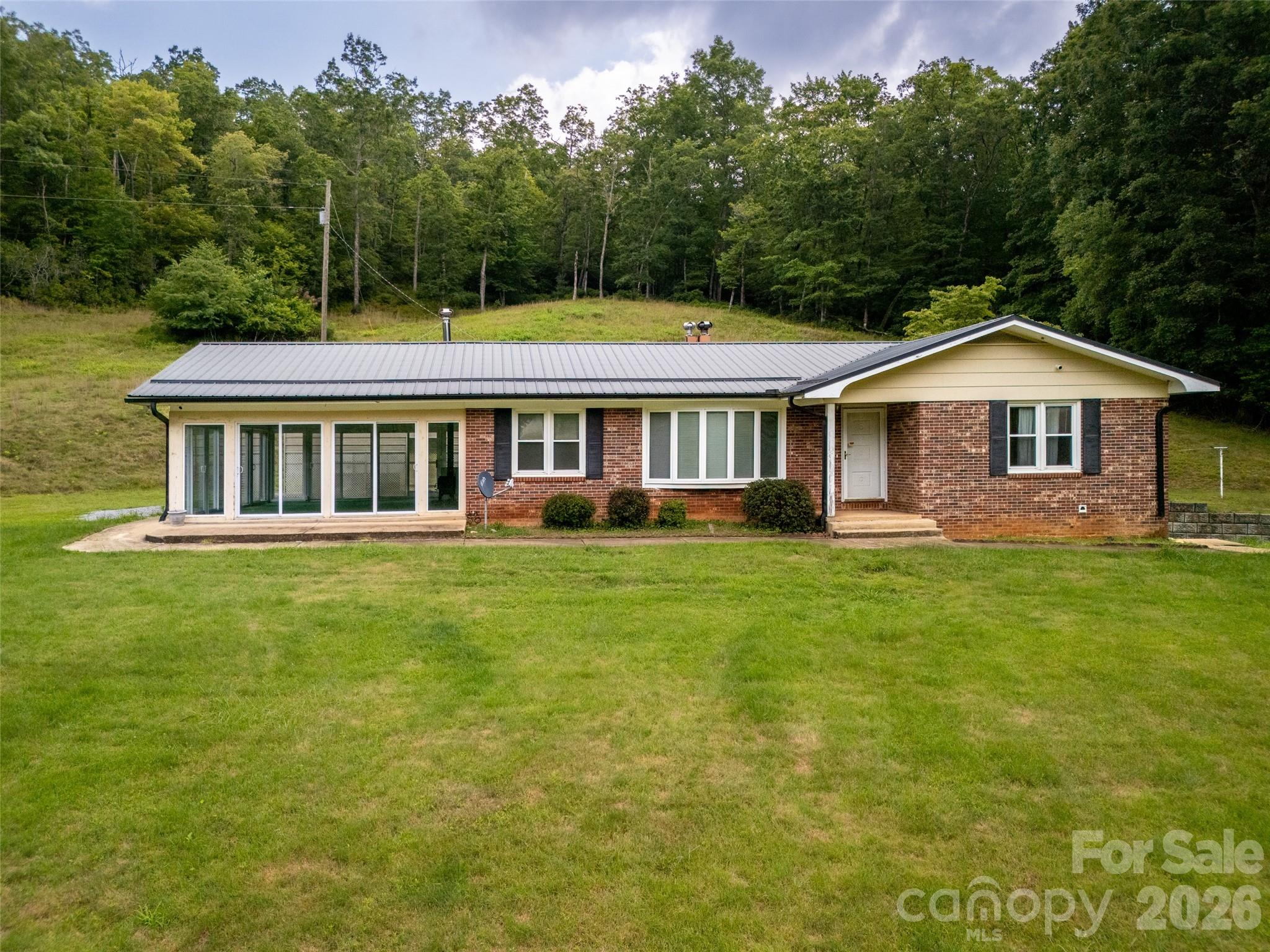 821 Tanasee Gap Road — photo