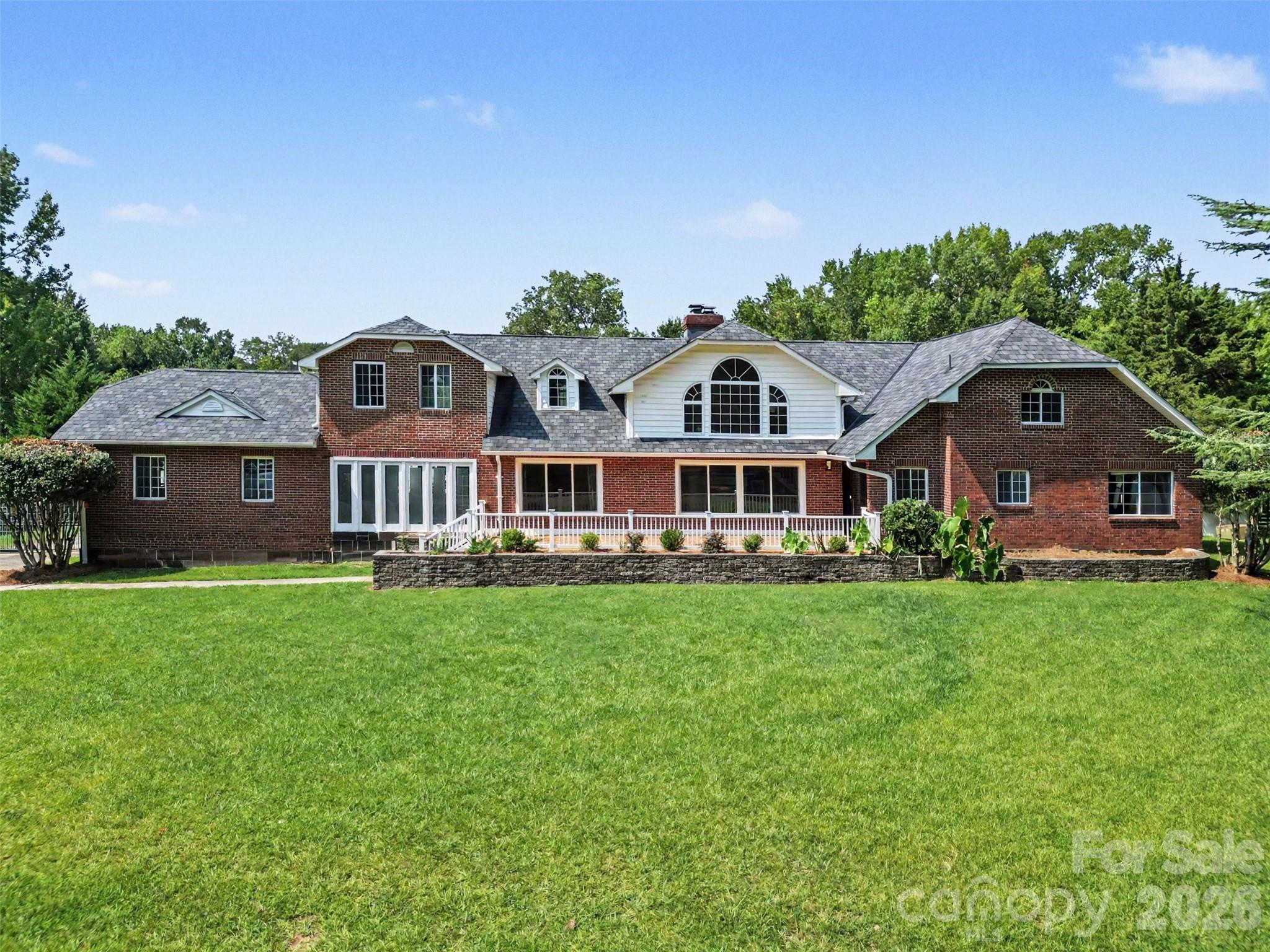 5914 Hanna Court — photo