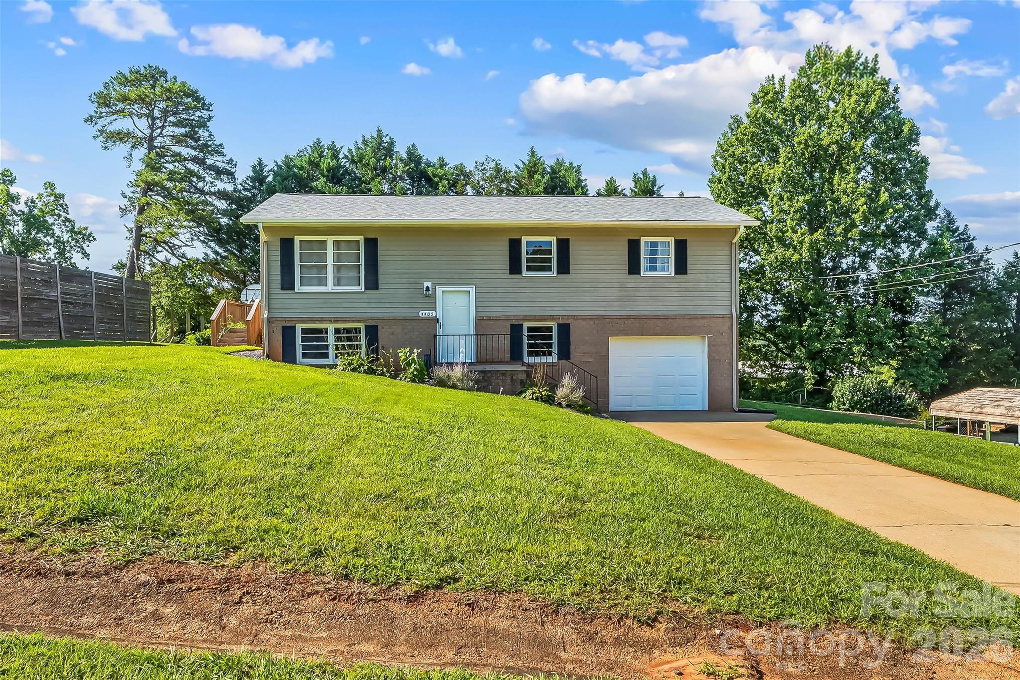 4405 Landing Court — photo