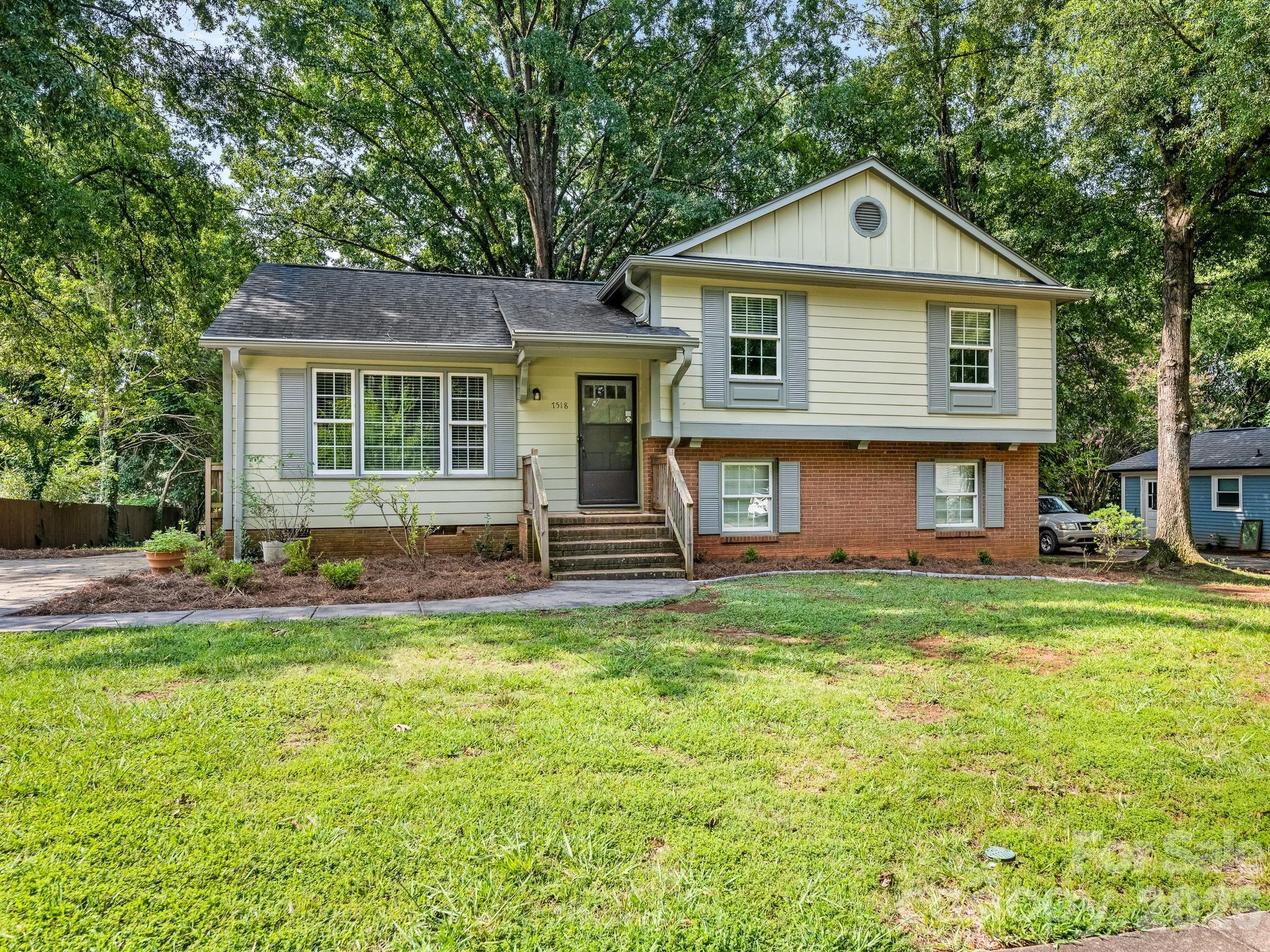 7518 Riding Trail Road — photo