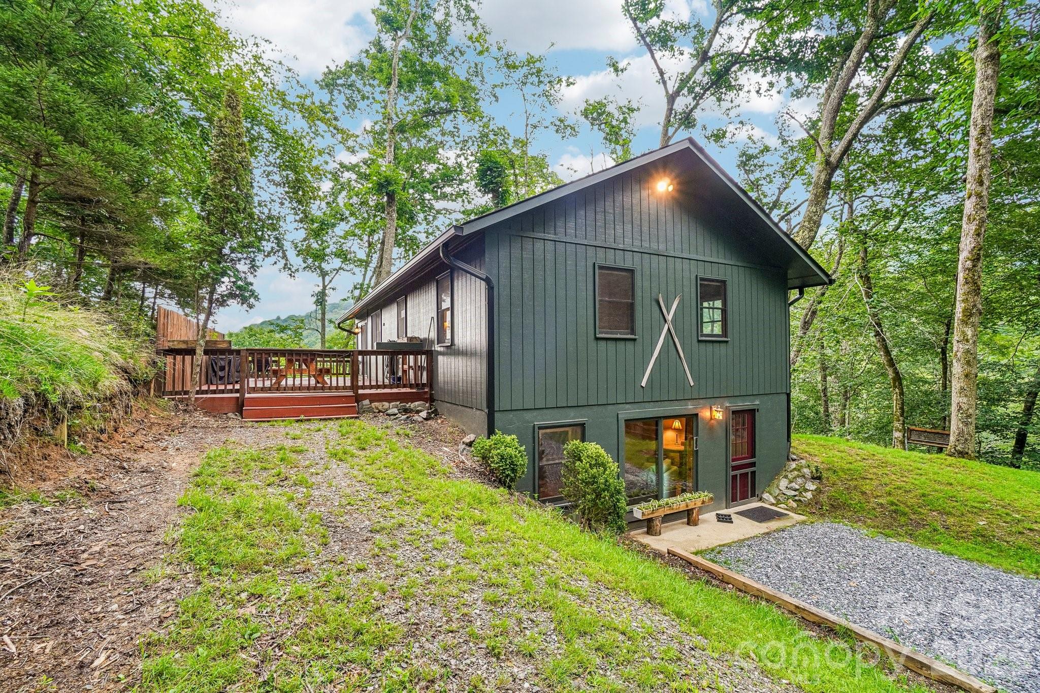 673 Chestnut Lane — photo