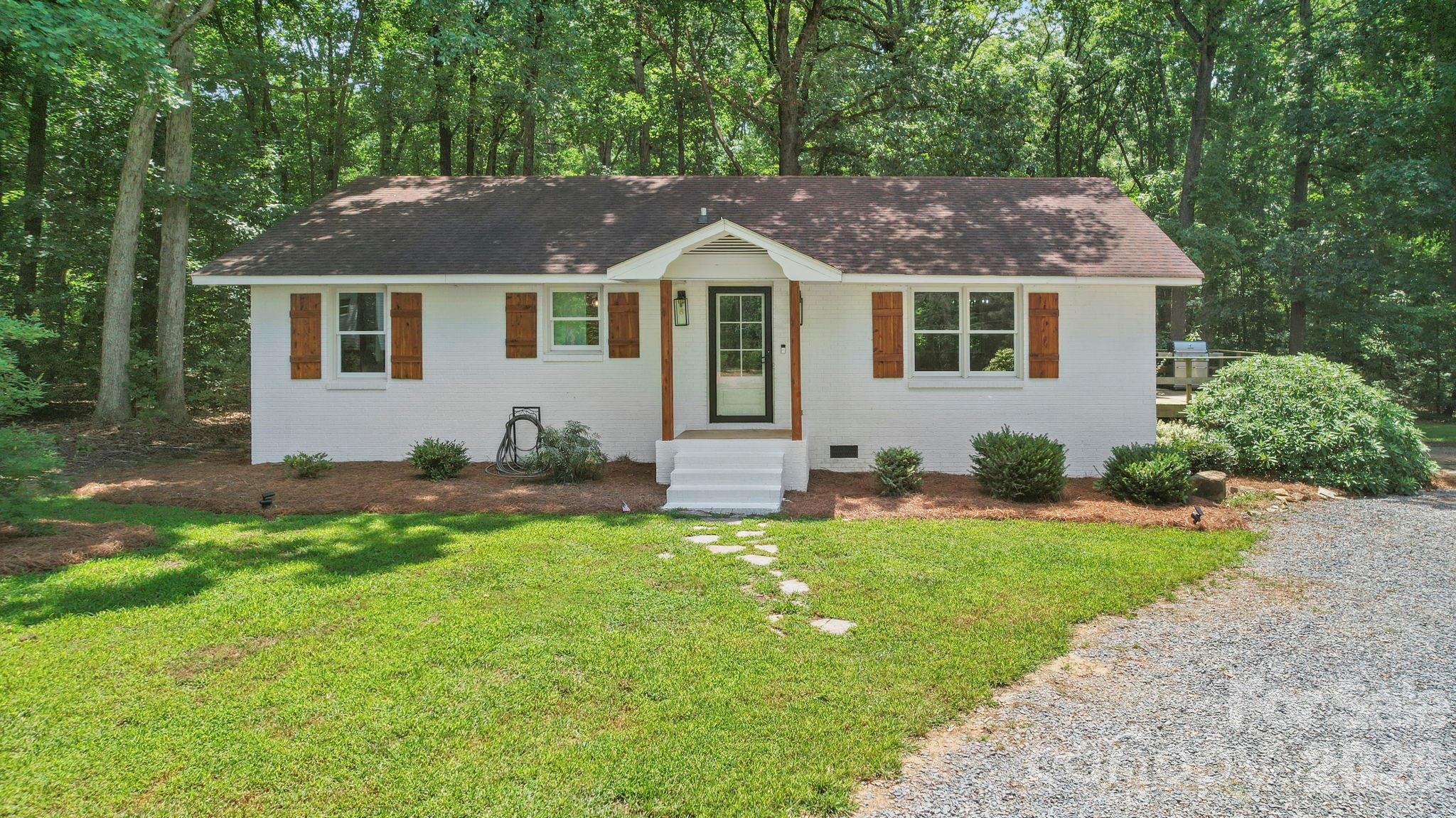 6214 New Salem Road — photo