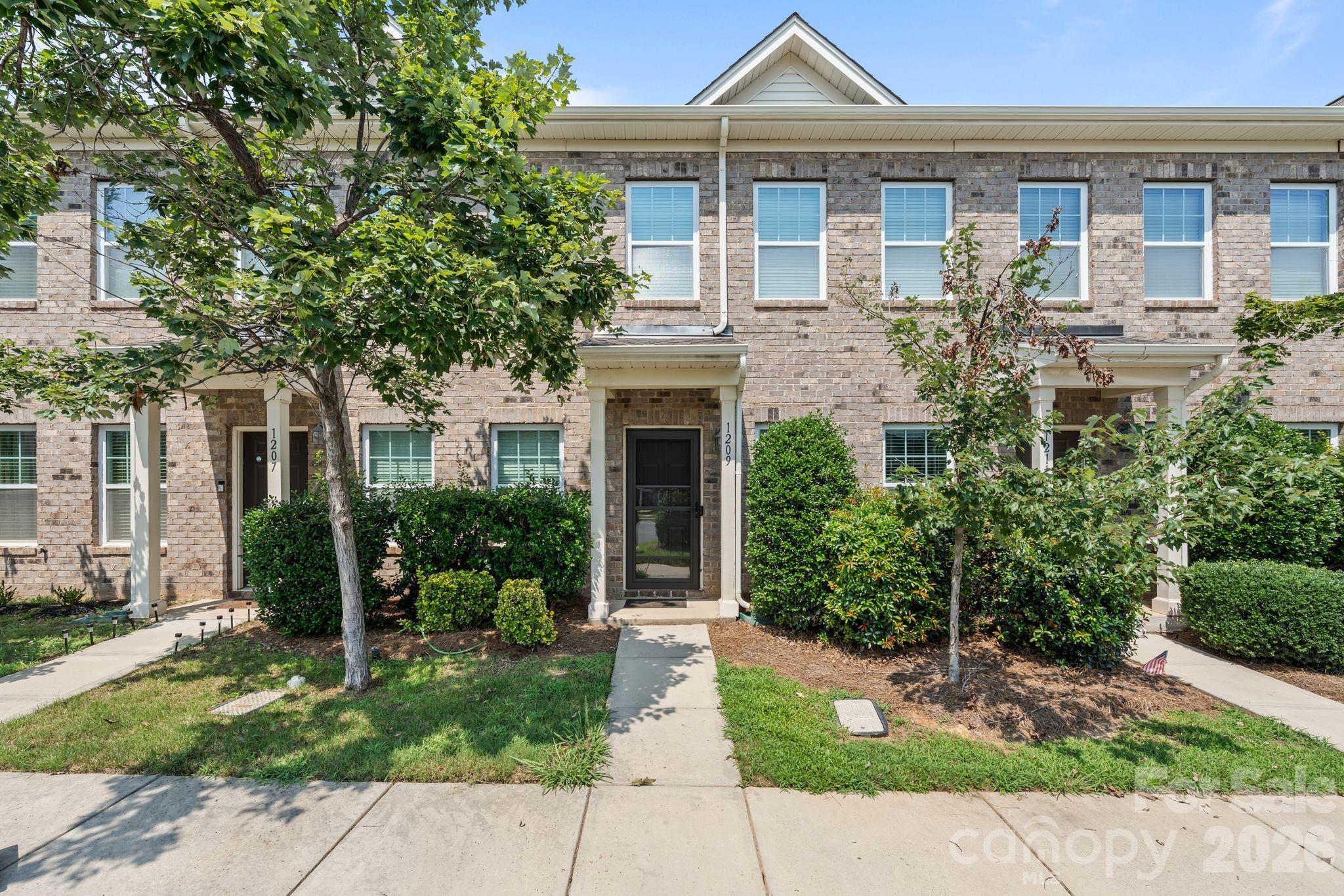 1209 Skywatch Lane 121 — photo