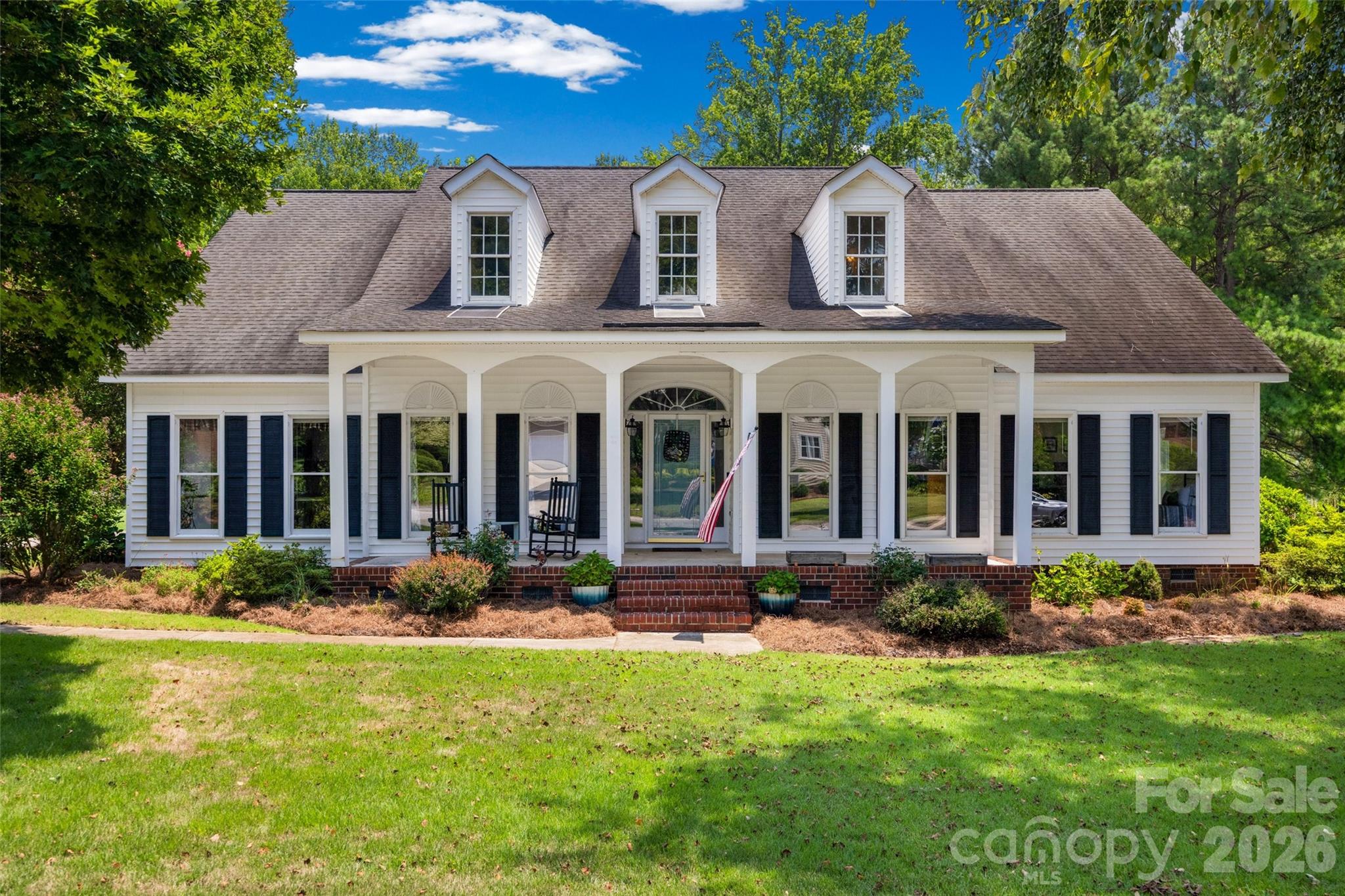2255 Drawbridge Court — photo