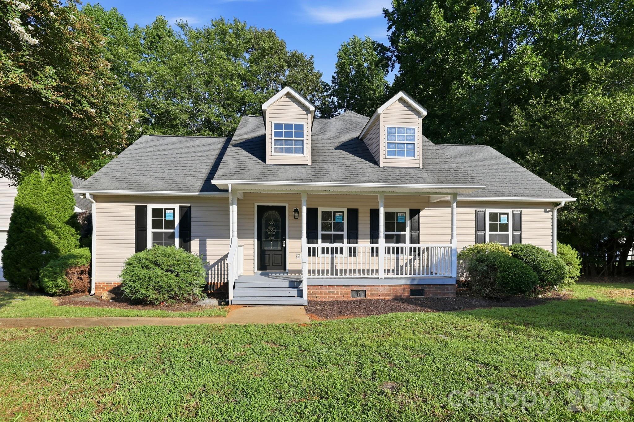 910 Little Brook Circle — photo