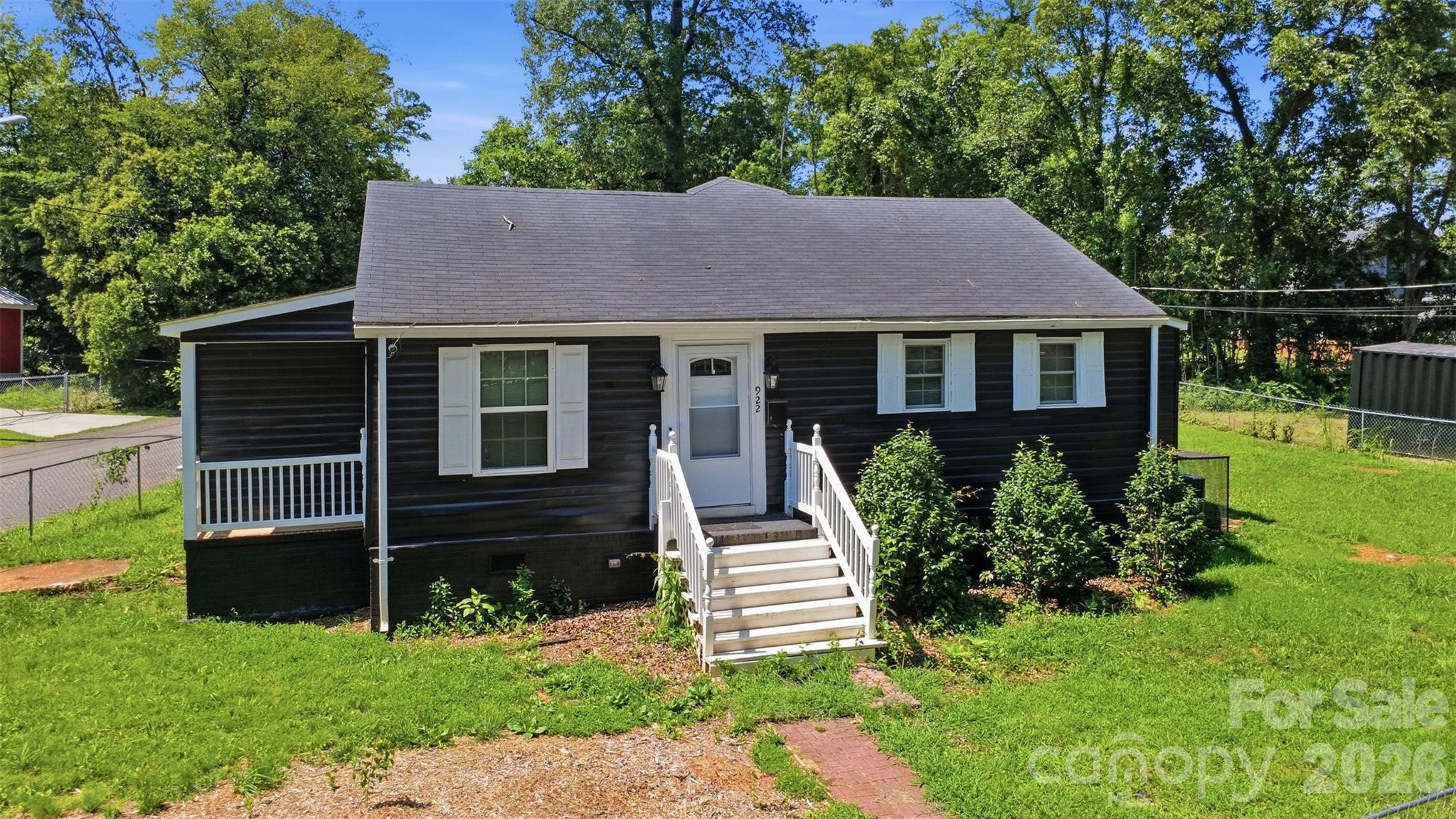 922 Ambassador Street — photo