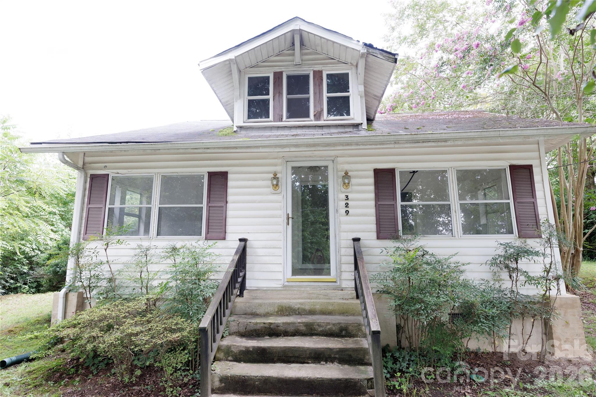 329 Finley Avenue NW — photo