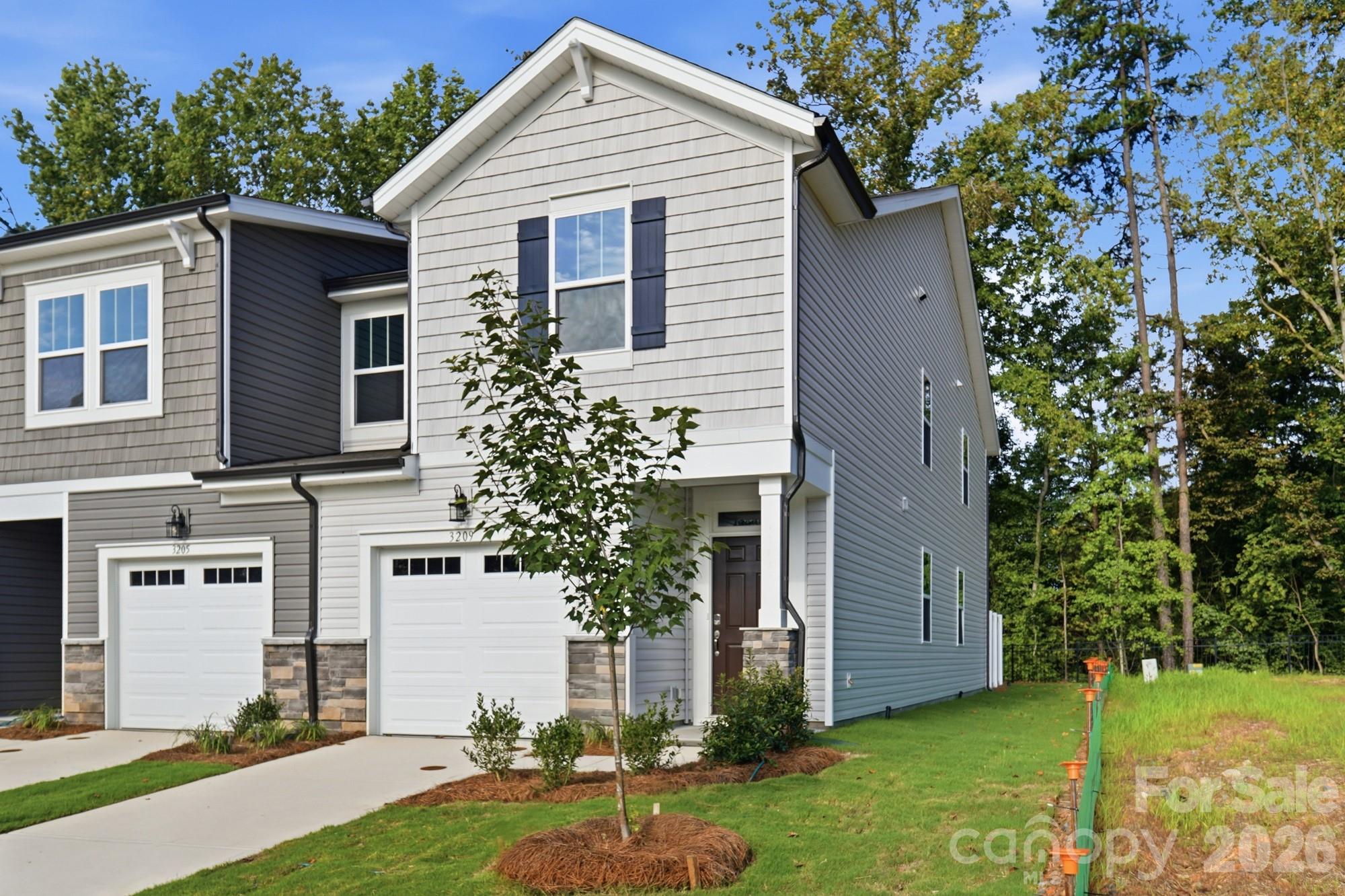 3209 Meadow Knoll Drive — photo