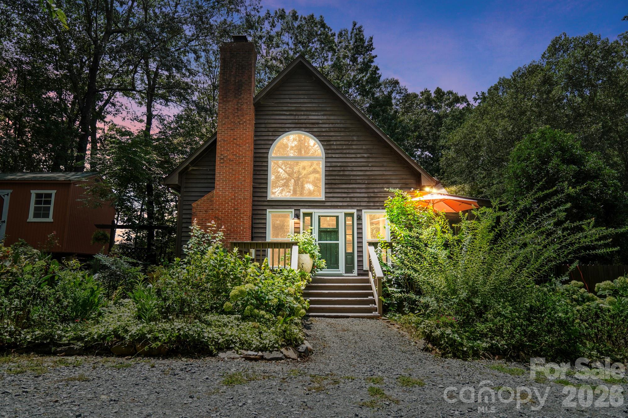 141 Oak Leaf Lane — photo