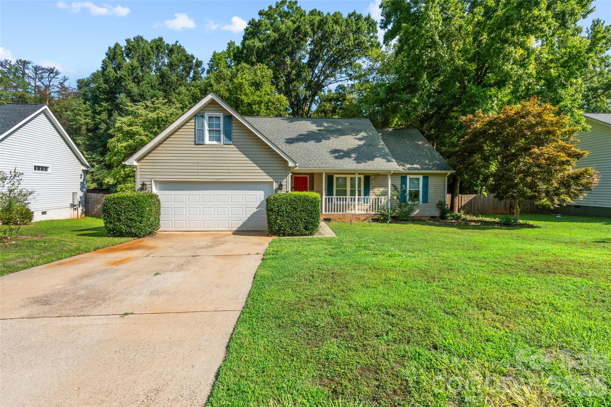 823 Thistledown Drive — photo