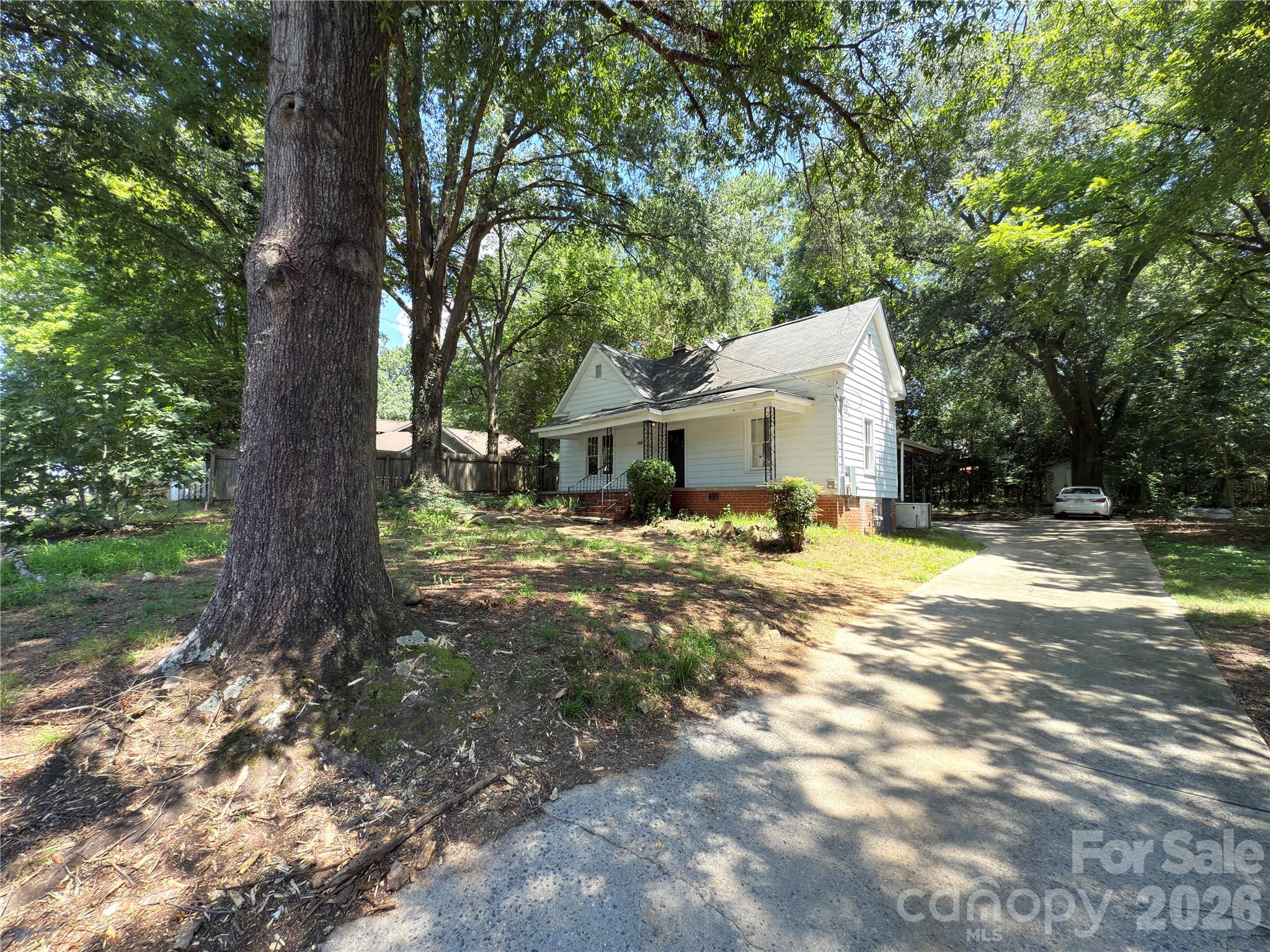 650 Harris Street NW — photo